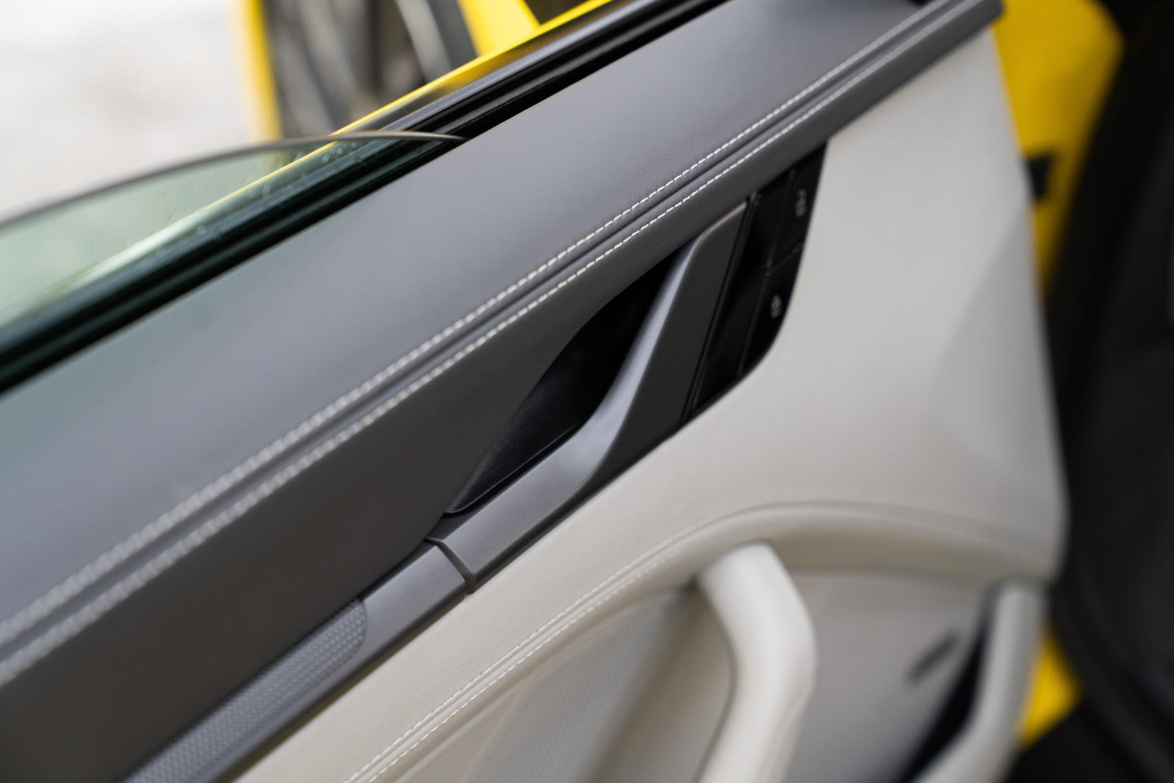 Porsche 911 3.0T 992 Carrera Coupe 2dr Petrol PDK Euro 6 (s/s) (385 ps)