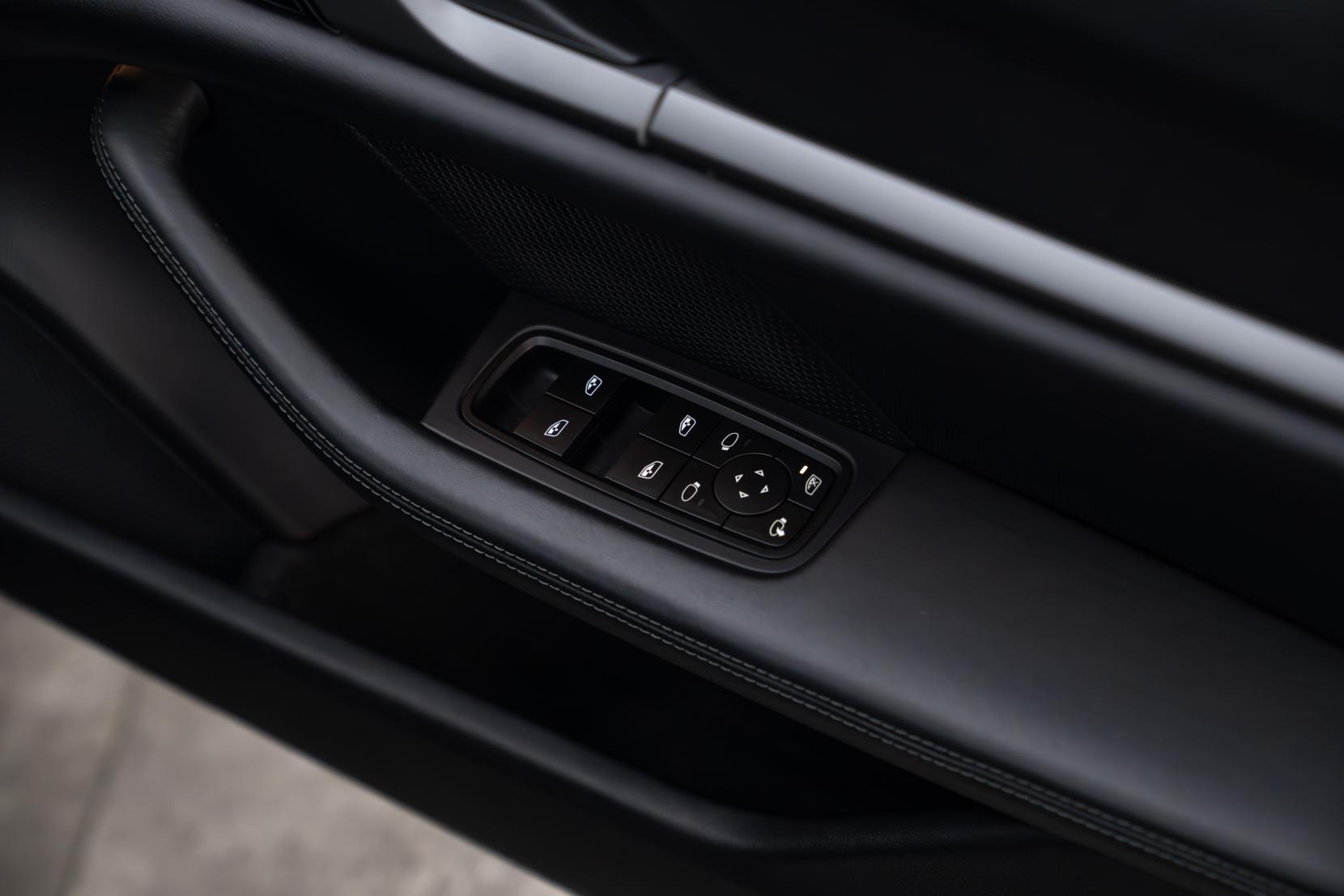 Porsche Taycan Performance 89kWh Sport Turismo 5dr Electric Auto RWD (11kW Charger) (408 ps)