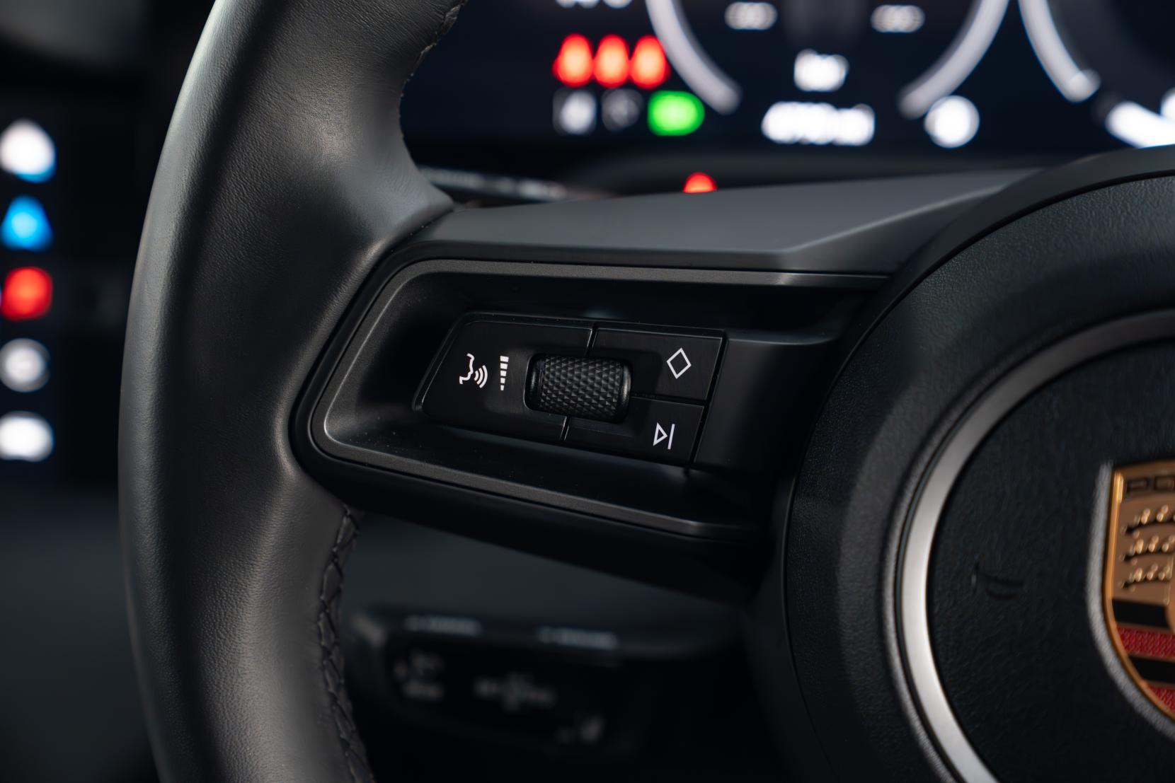 Porsche Taycan Performance 89kWh Sport Turismo 5dr Electric Auto RWD (11kW Charger) (408 ps)