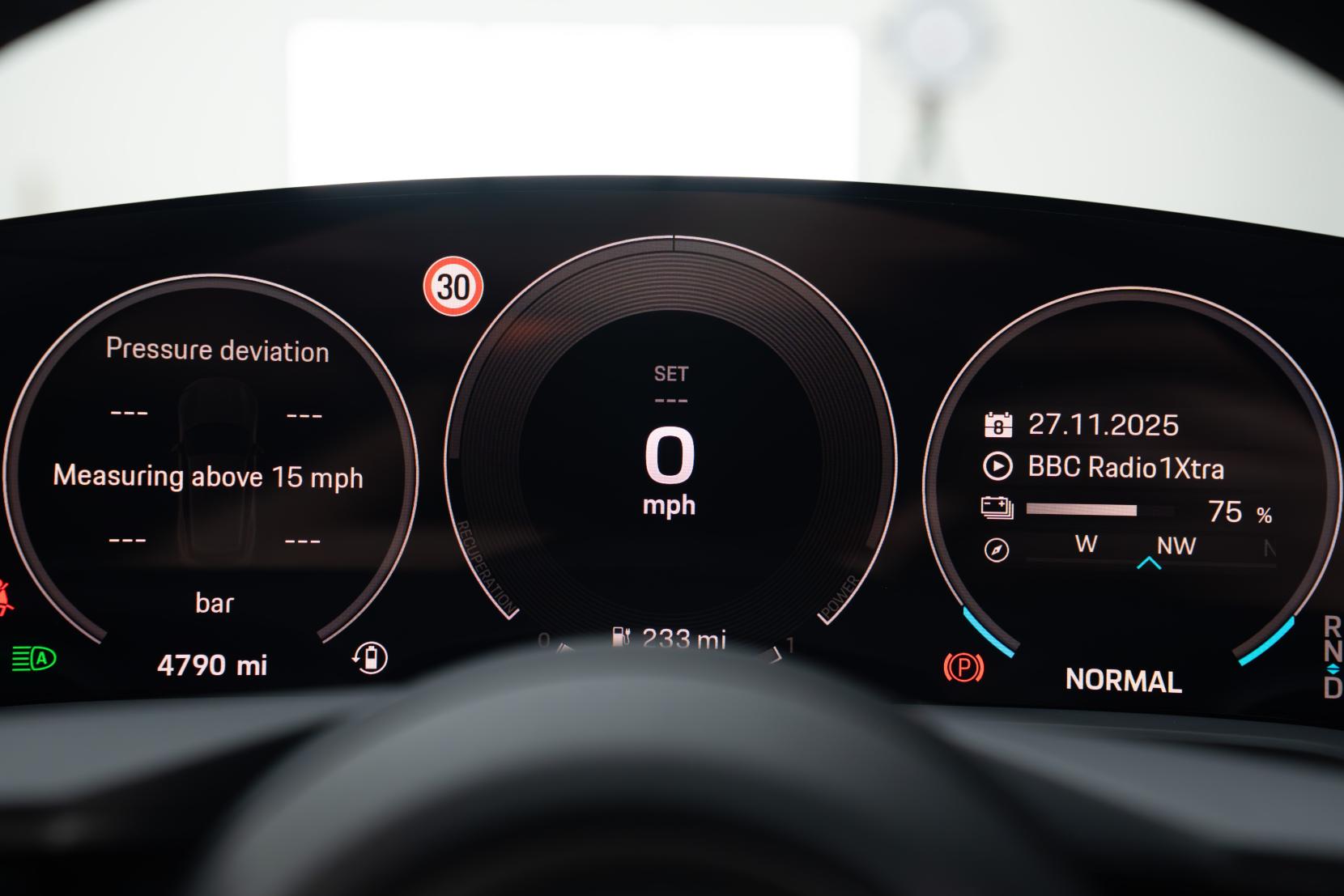 Porsche Taycan Performance 89kWh Sport Turismo 5dr Electric Auto RWD (11kW Charger) (408 ps)