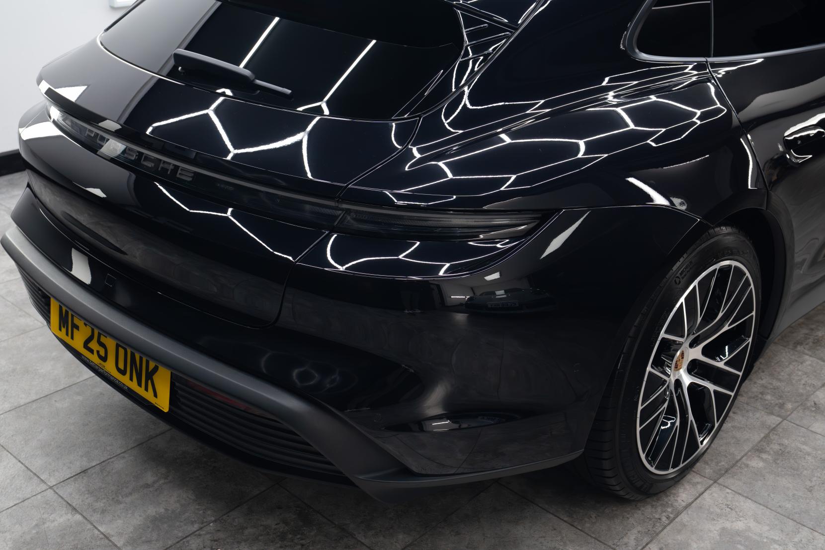 Porsche Taycan Performance 89kWh Sport Turismo 5dr Electric Auto RWD (11kW Charger) (408 ps)