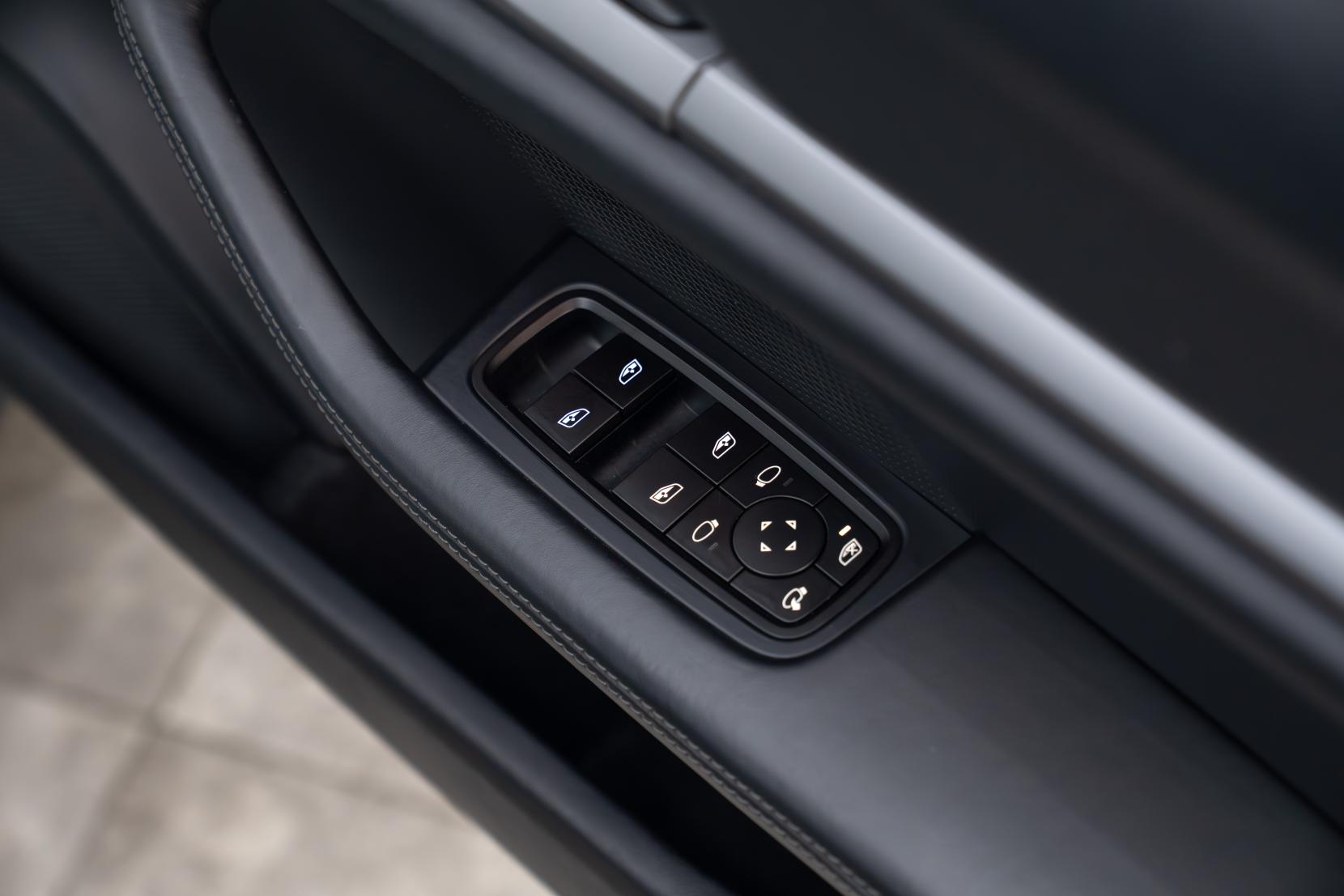 Porsche Taycan Performance 89kWh Sport Turismo 5dr Electric Auto RWD (11kW Charger) (408 ps)