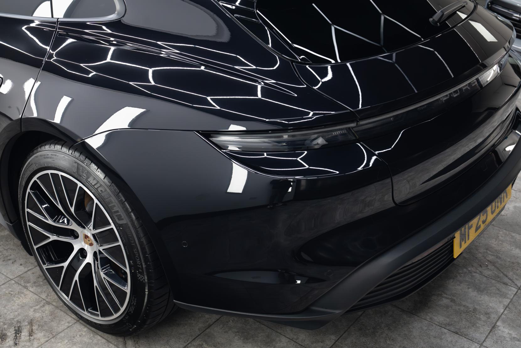 Porsche Taycan Performance 89kWh Sport Turismo 5dr Electric Auto RWD (11kW Charger) (408 ps)