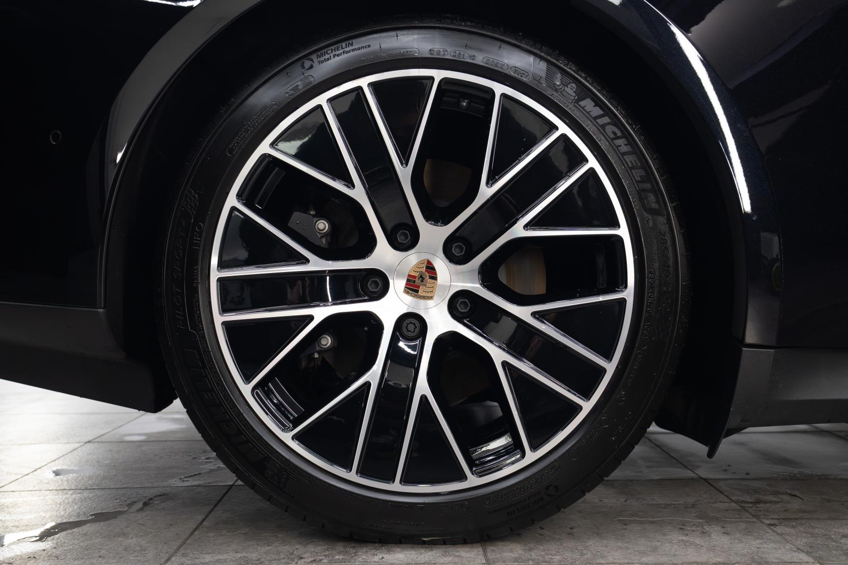 Porsche Taycan Performance 89kWh Sport Turismo 5dr Electric Auto RWD (11kW Charger) (408 ps)