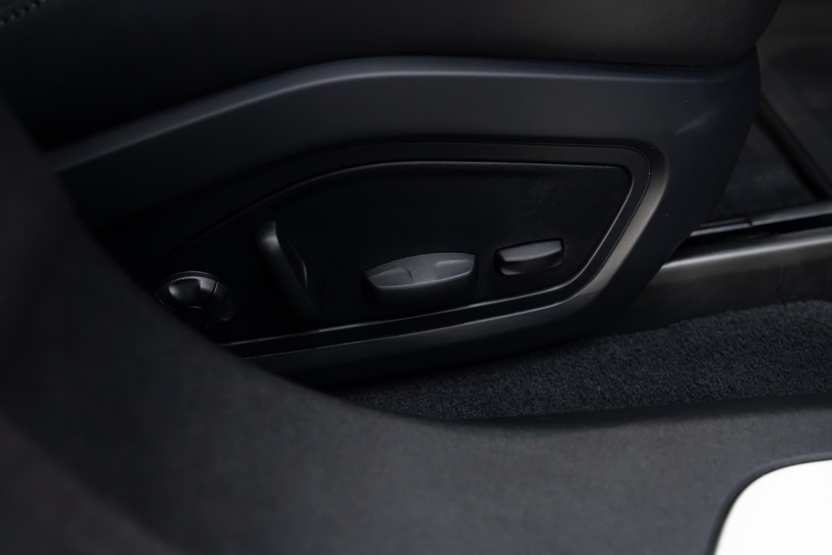 Porsche Taycan Performance 89kWh Sport Turismo 5dr Electric Auto RWD (11kW Charger) (408 ps)