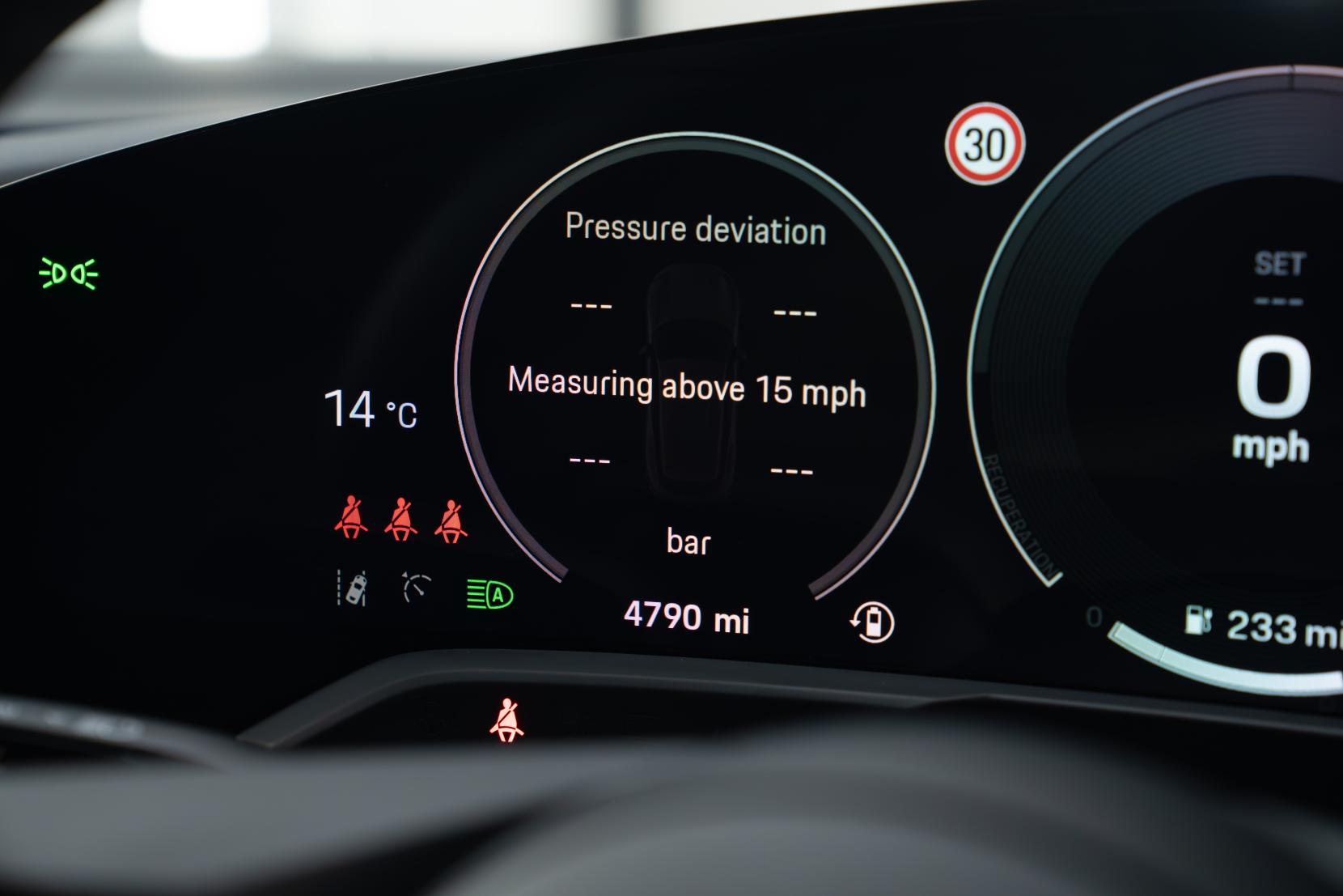 Porsche Taycan Performance 89kWh Sport Turismo 5dr Electric Auto RWD (11kW Charger) (408 ps)