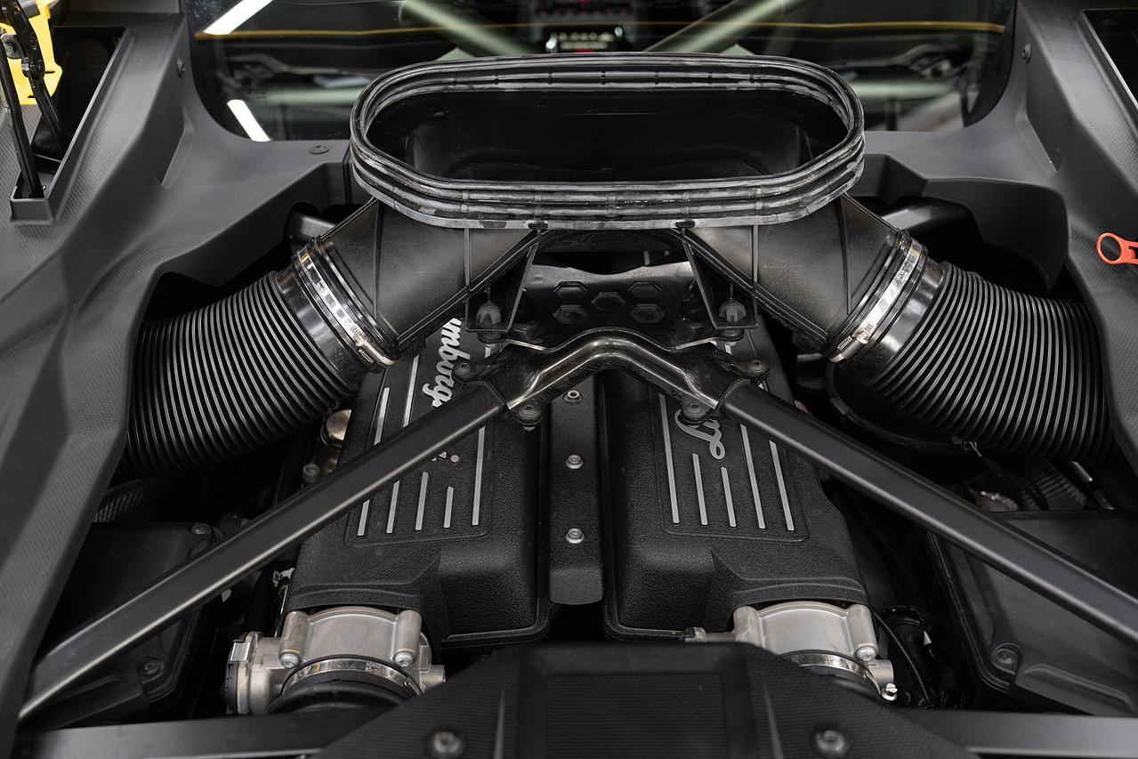 Lamborghini Huracan 5.2 V10 Sterrato Coupe 2dr Petrol LDF 4WD Euro 6 (s/s) (610 ps)