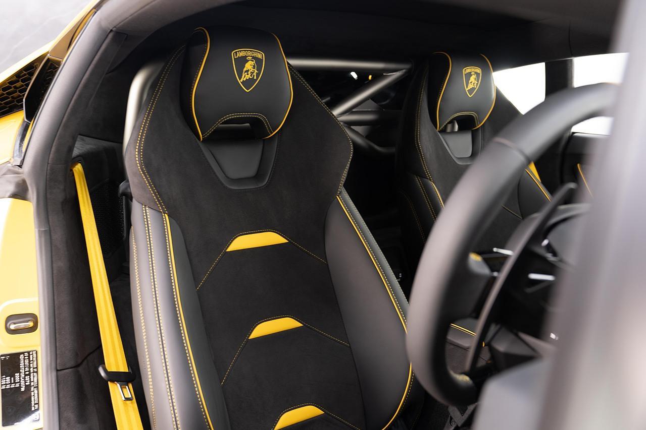 Lamborghini Huracan 5.2 V10 Sterrato Coupe 2dr Petrol LDF 4WD Euro 6 (s/s) (610 ps)