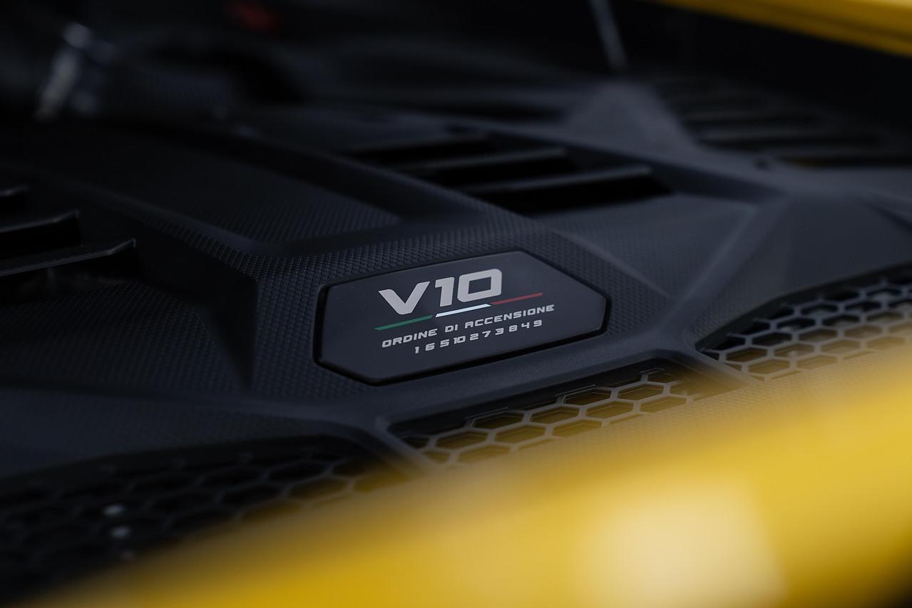 Lamborghini Huracan 5.2 V10 Sterrato Coupe 2dr Petrol LDF 4WD Euro 6 (s/s) (610 ps)