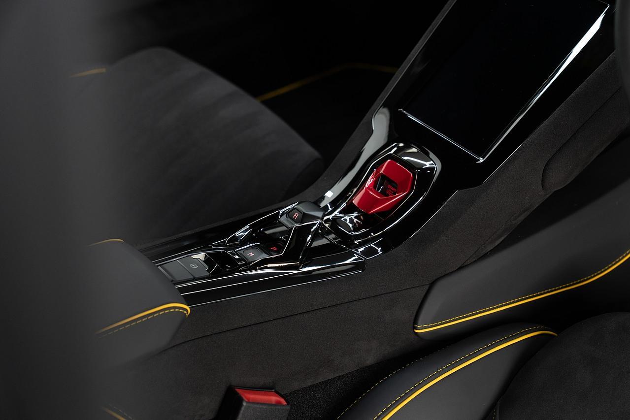 Lamborghini Huracan 5.2 V10 Sterrato Coupe 2dr Petrol LDF 4WD Euro 6 (s/s) (610 ps)