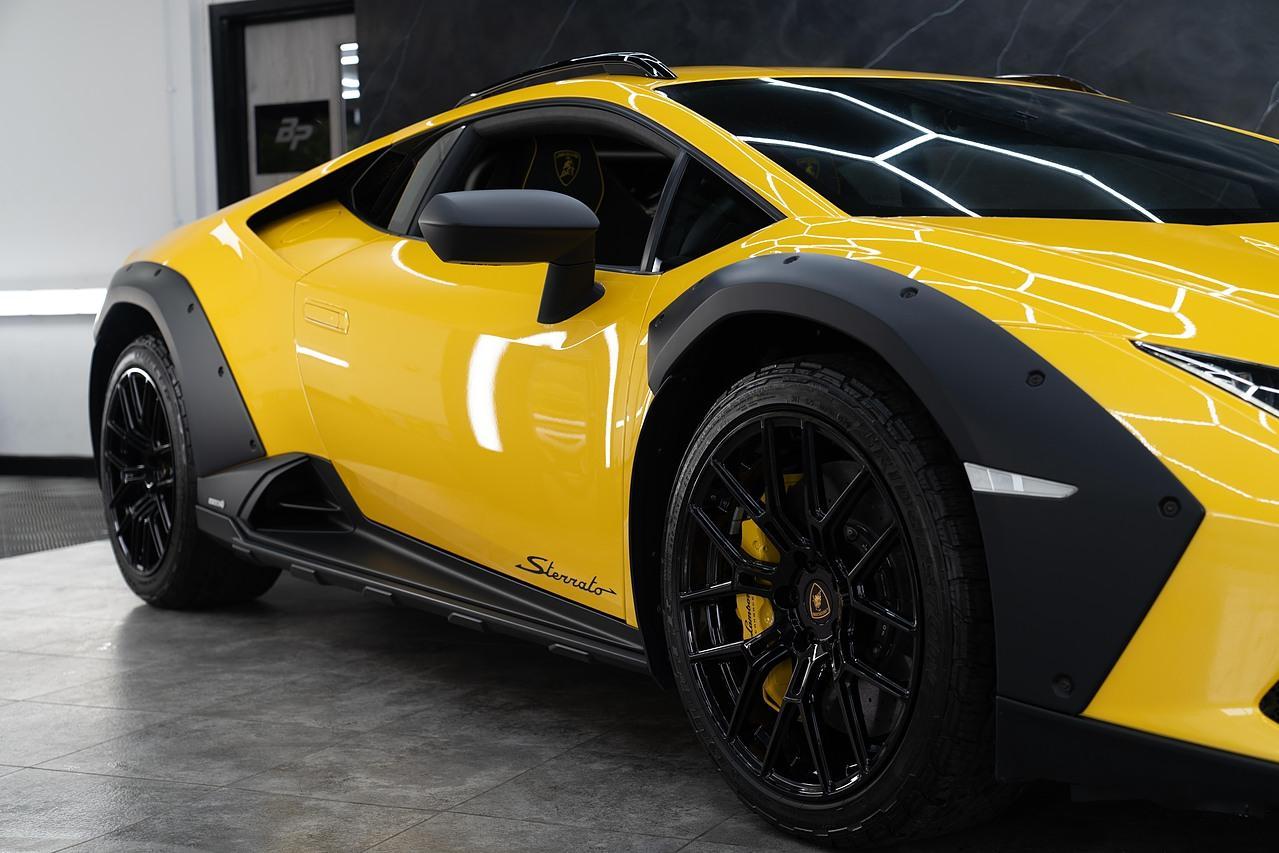 Lamborghini Huracan 5.2 V10 Sterrato Coupe 2dr Petrol LDF 4WD Euro 6 (s/s) (610 ps)