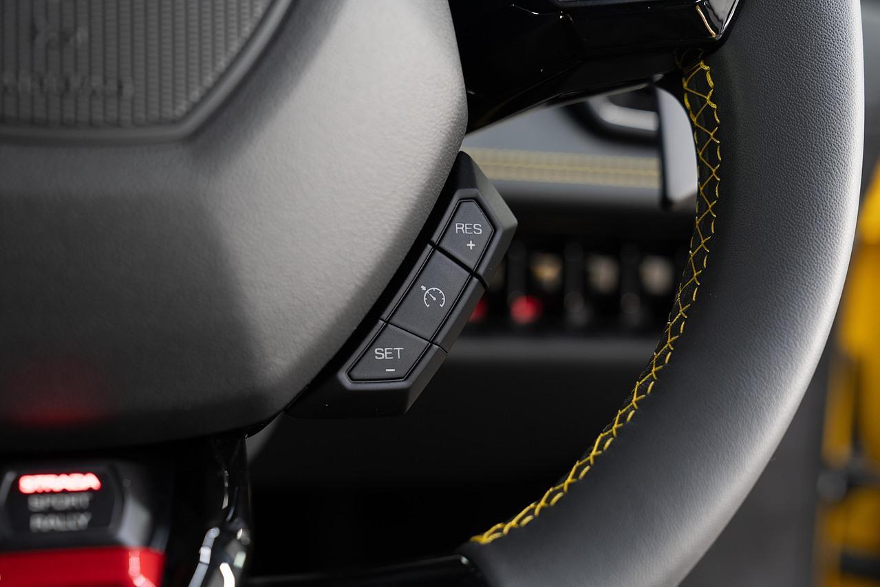 Lamborghini Huracan 5.2 V10 Sterrato Coupe 2dr Petrol LDF 4WD Euro 6 (s/s) (610 ps)