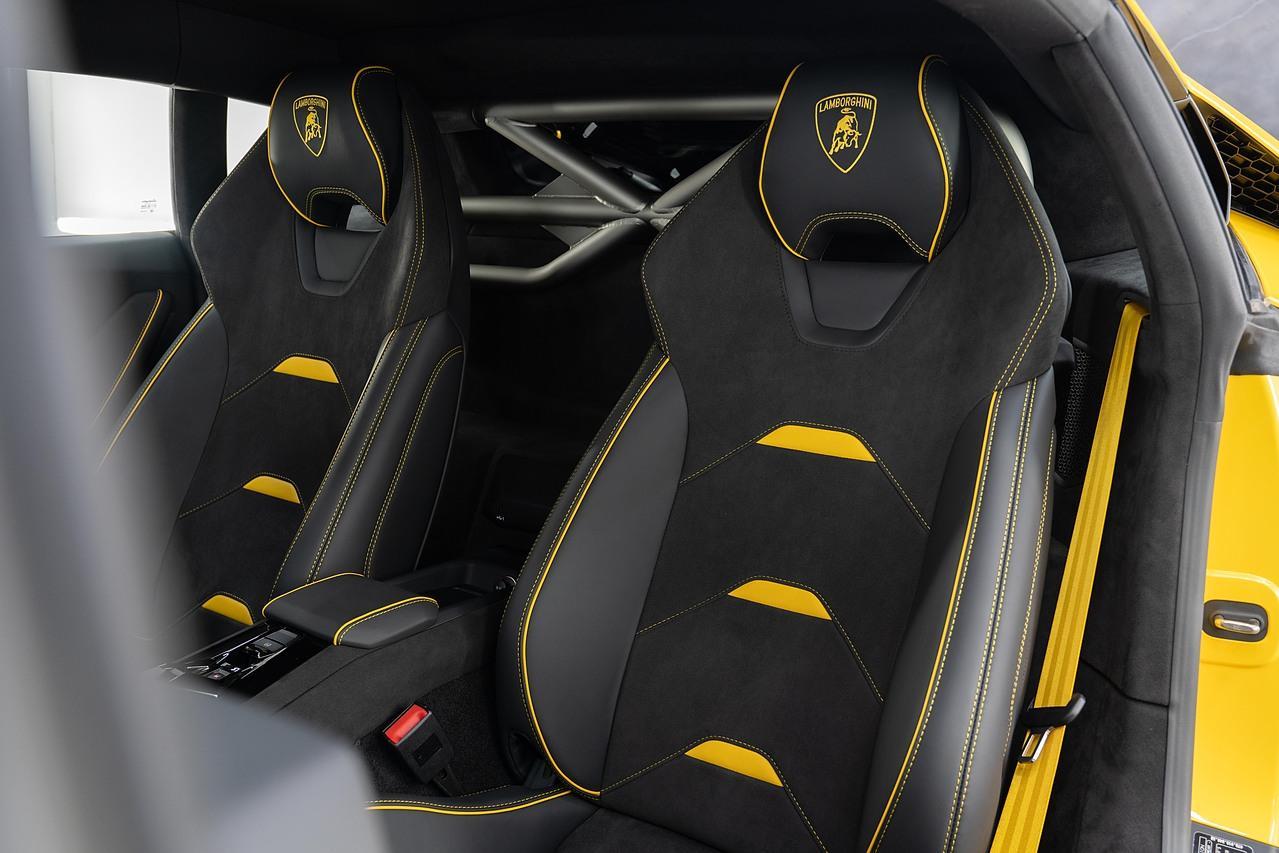Lamborghini Huracan 5.2 V10 Sterrato Coupe 2dr Petrol LDF 4WD Euro 6 (s/s) (610 ps)