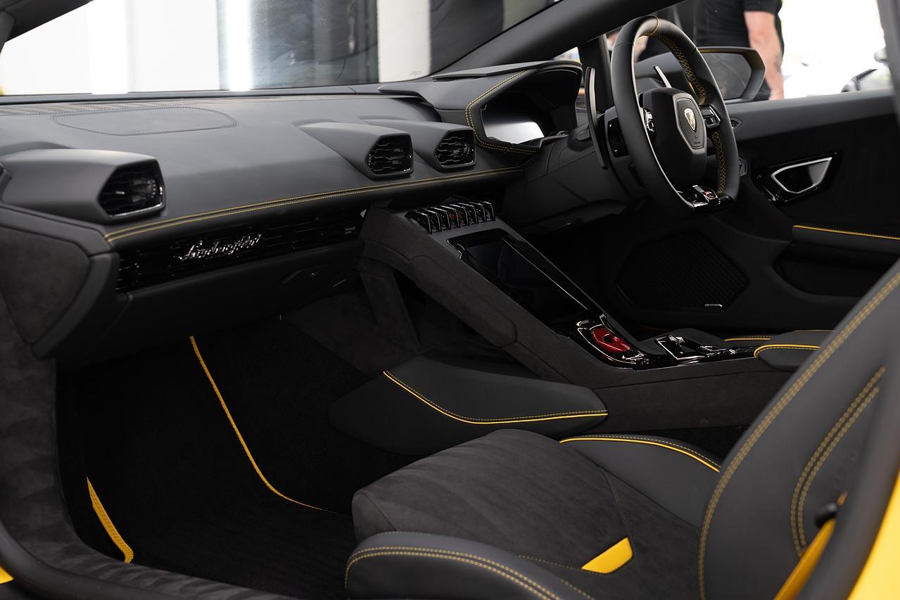 Lamborghini Huracan 5.2 V10 Sterrato Coupe 2dr Petrol LDF 4WD Euro 6 (s/s) (610 ps)