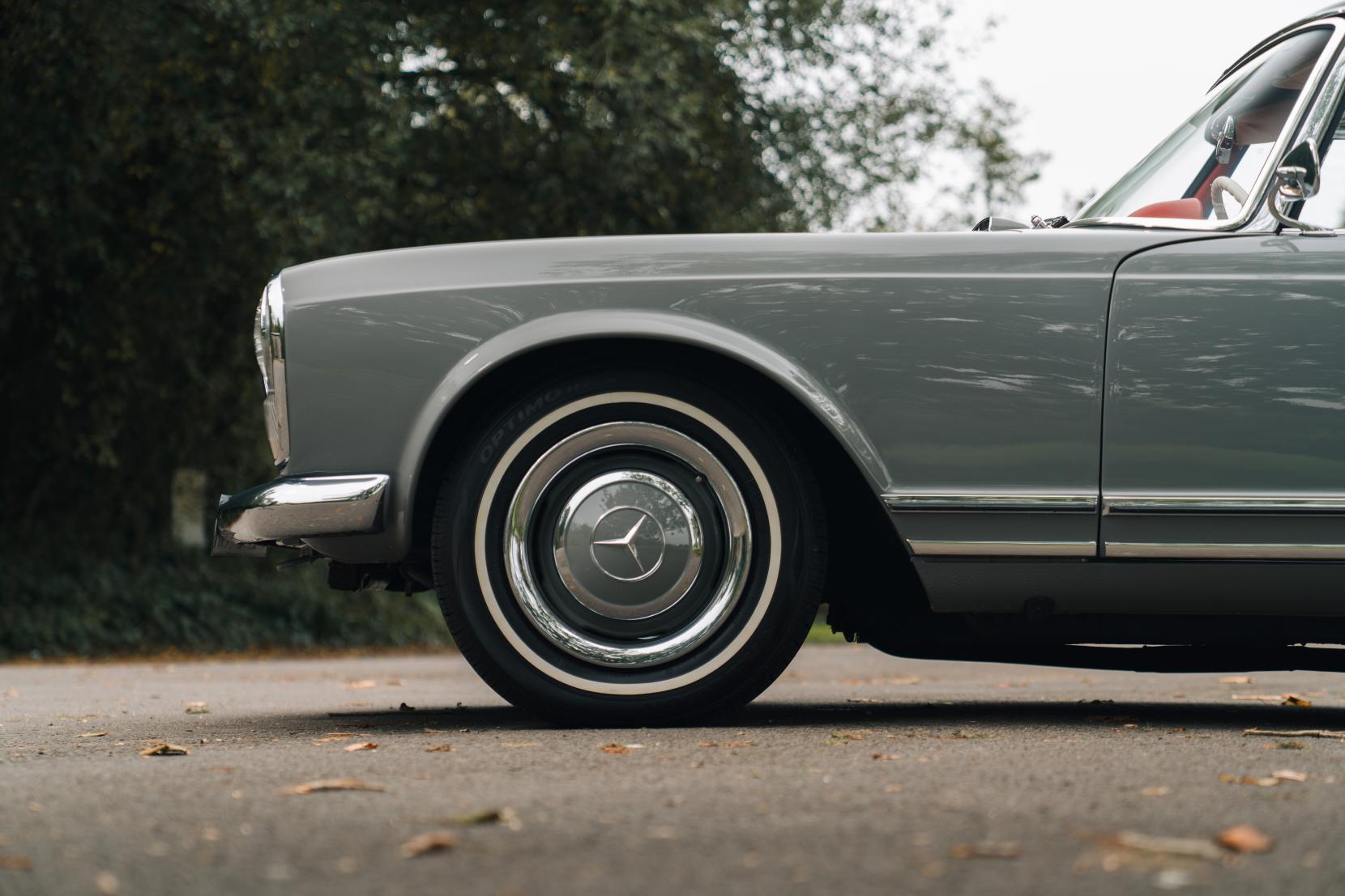 Mercedes-Benz 230 SL 230 SL Pagoda
