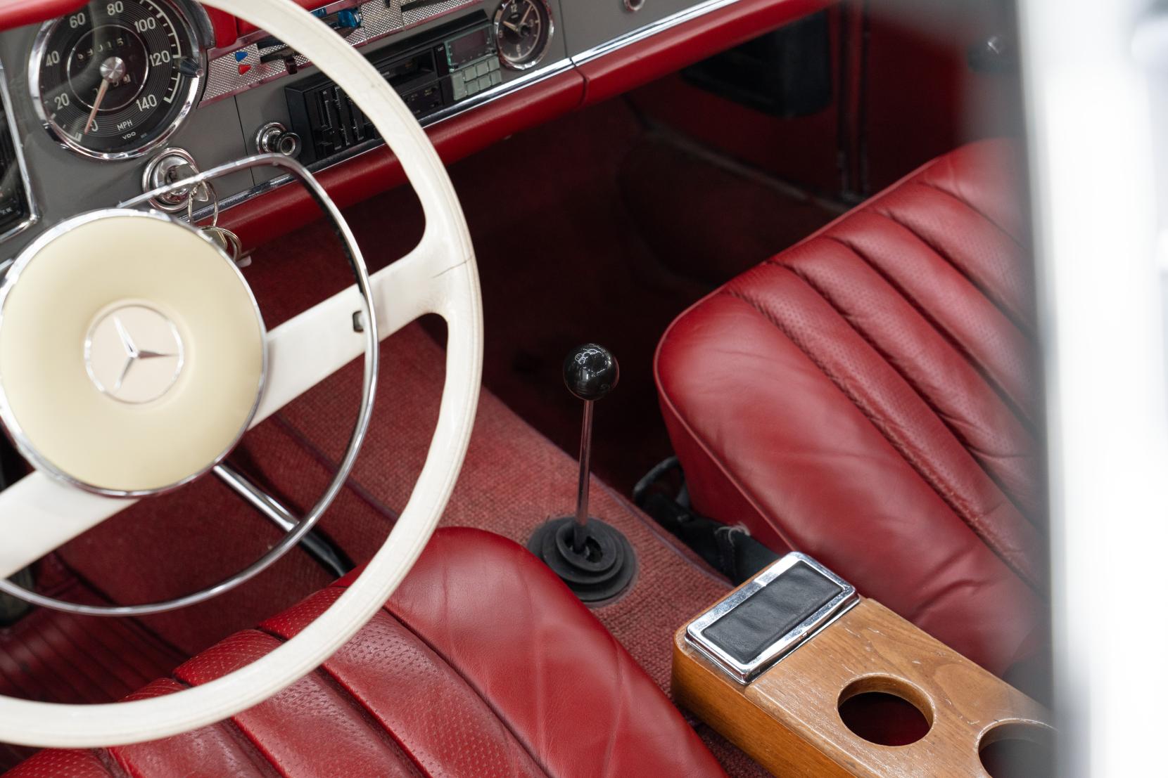 Mercedes-Benz 230 SL 230 SL Pagoda