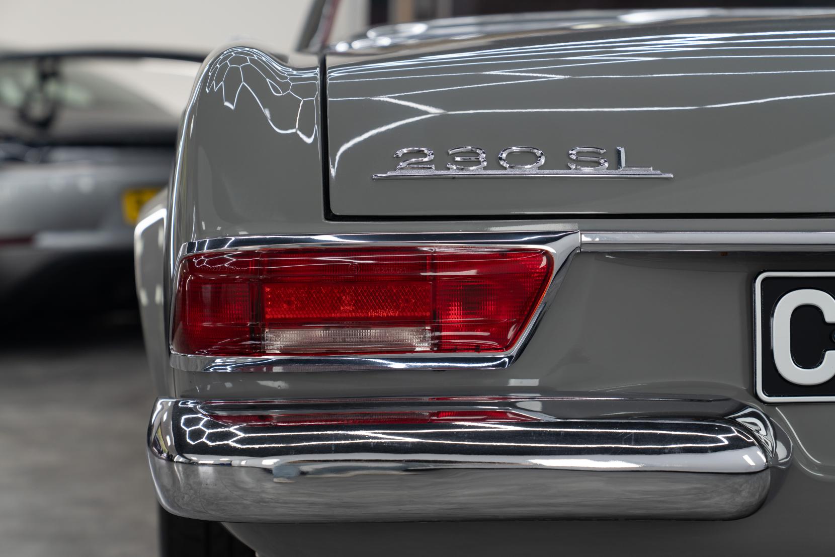 Mercedes-Benz 230 SL 230 SL Pagoda