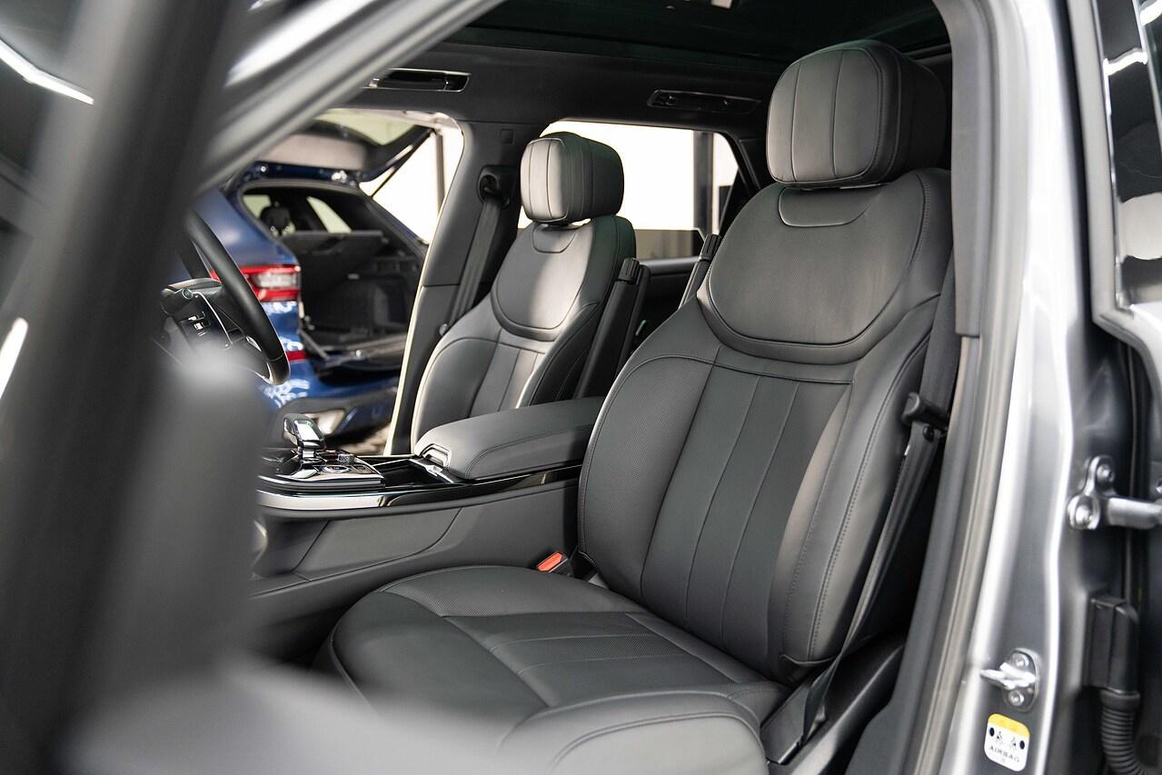 Land Rover Range Rover Sport 3.0 D300 MHEV SE SUV 5dr Diesel Auto 4WD Euro 6 (s/s) (300 ps)
