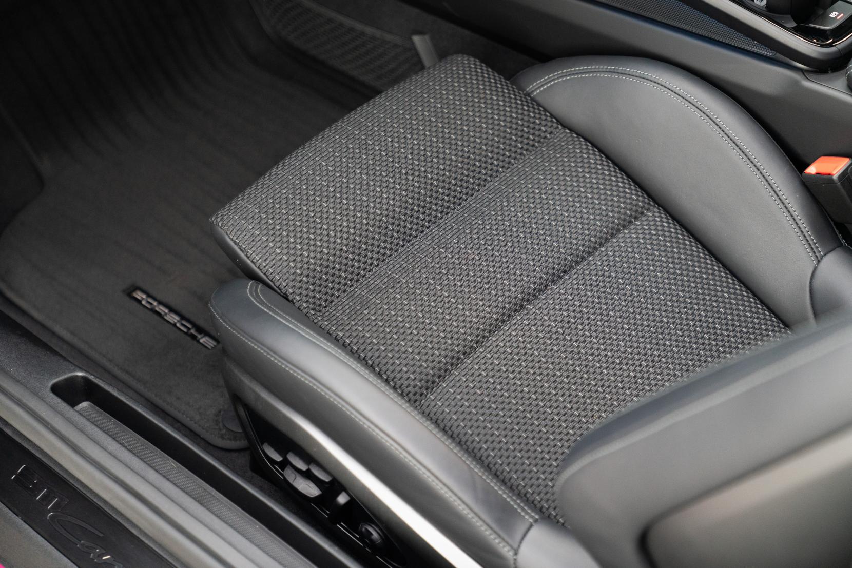 Porsche 911 3.0T 992 Carrera T Coupe 2dr Petrol PDK Euro 6 (s/s) (385 ps)