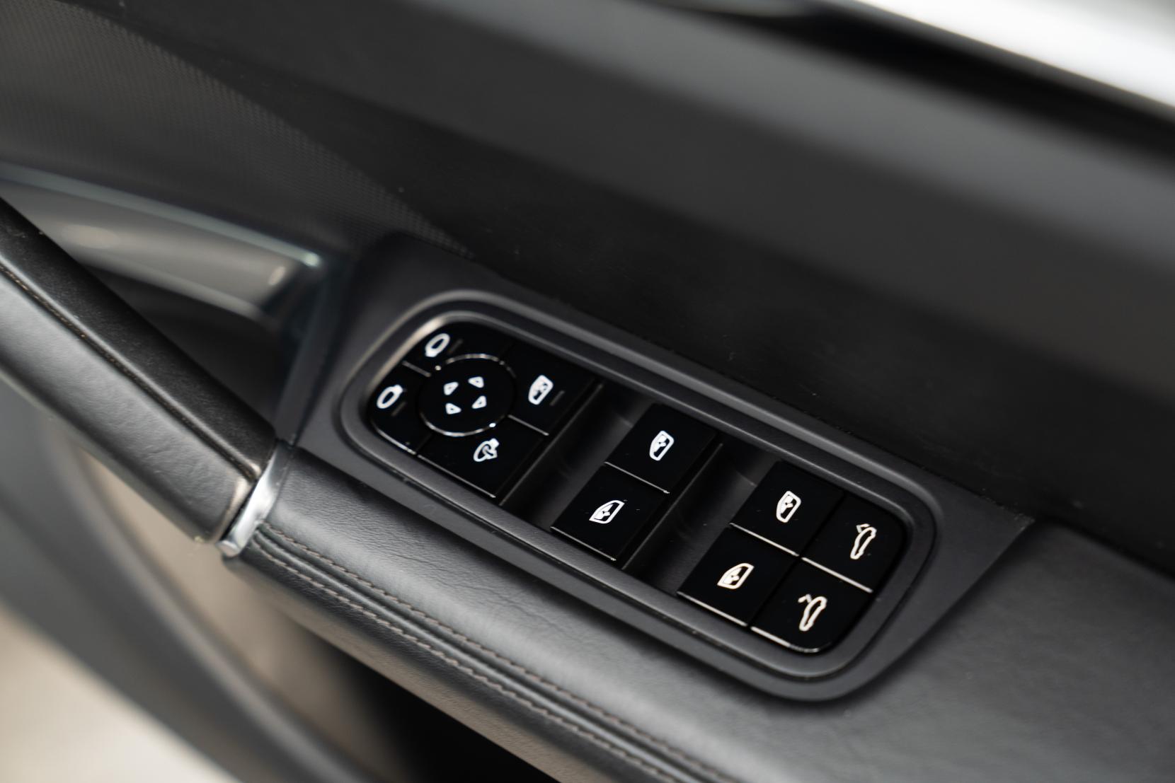 Porsche Cayenne 4.0T V8 Turbo Coupe 5dr Petrol TiptronicS 4WD Euro 6 (s/s) (550 ps)