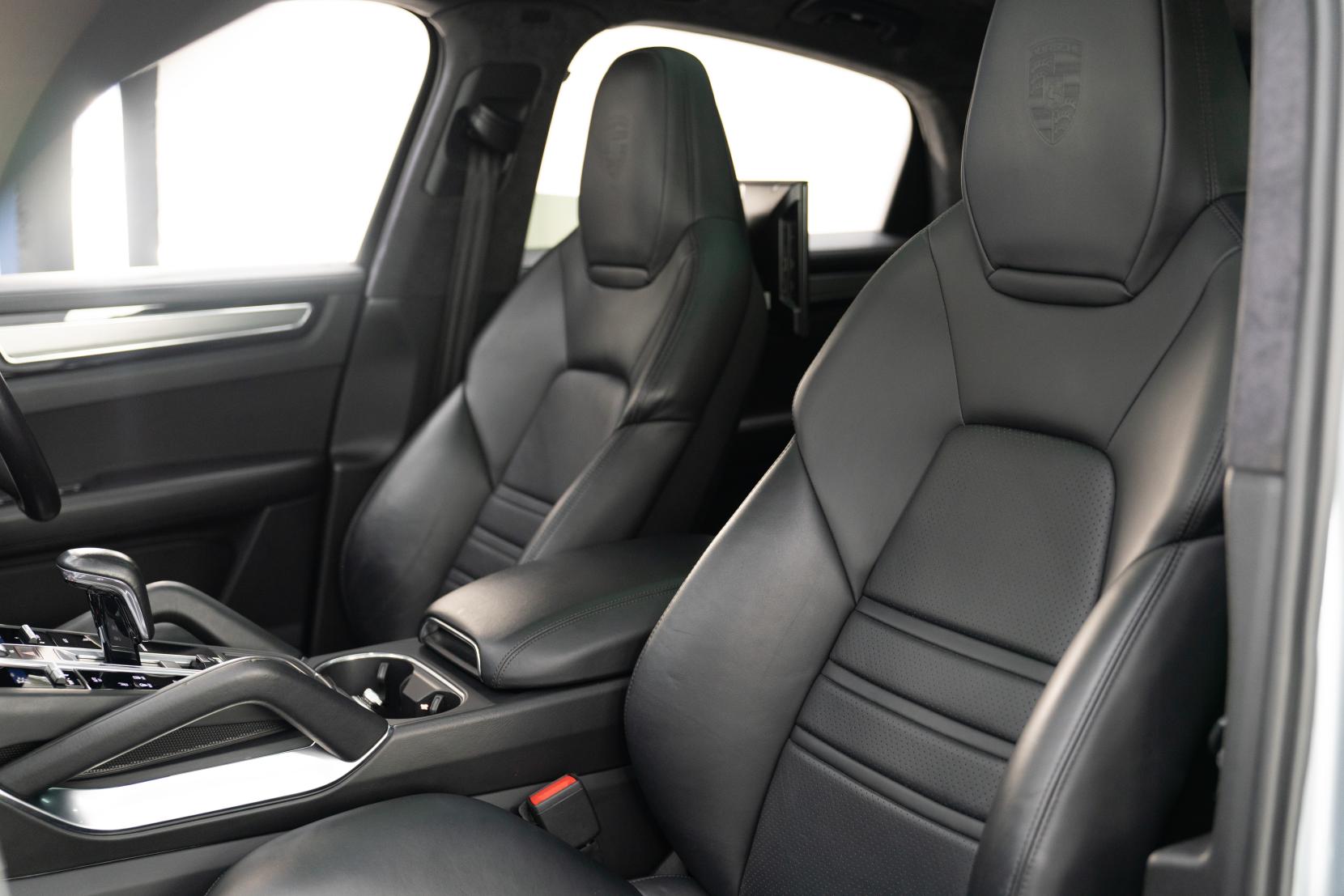 Porsche Cayenne 4.0T V8 Turbo Coupe 5dr Petrol TiptronicS 4WD Euro 6 (s/s) (550 ps)