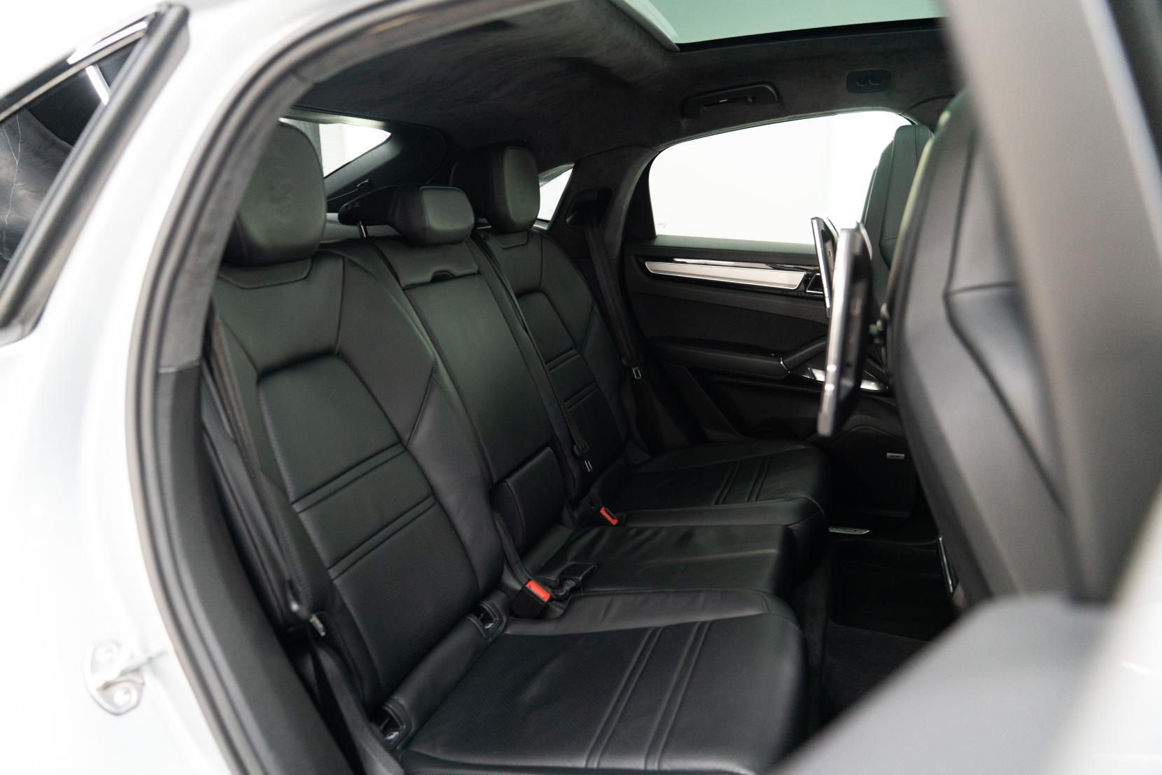 Porsche Cayenne 4.0T V8 Turbo Coupe 5dr Petrol TiptronicS 4WD Euro 6 (s/s) (550 ps)