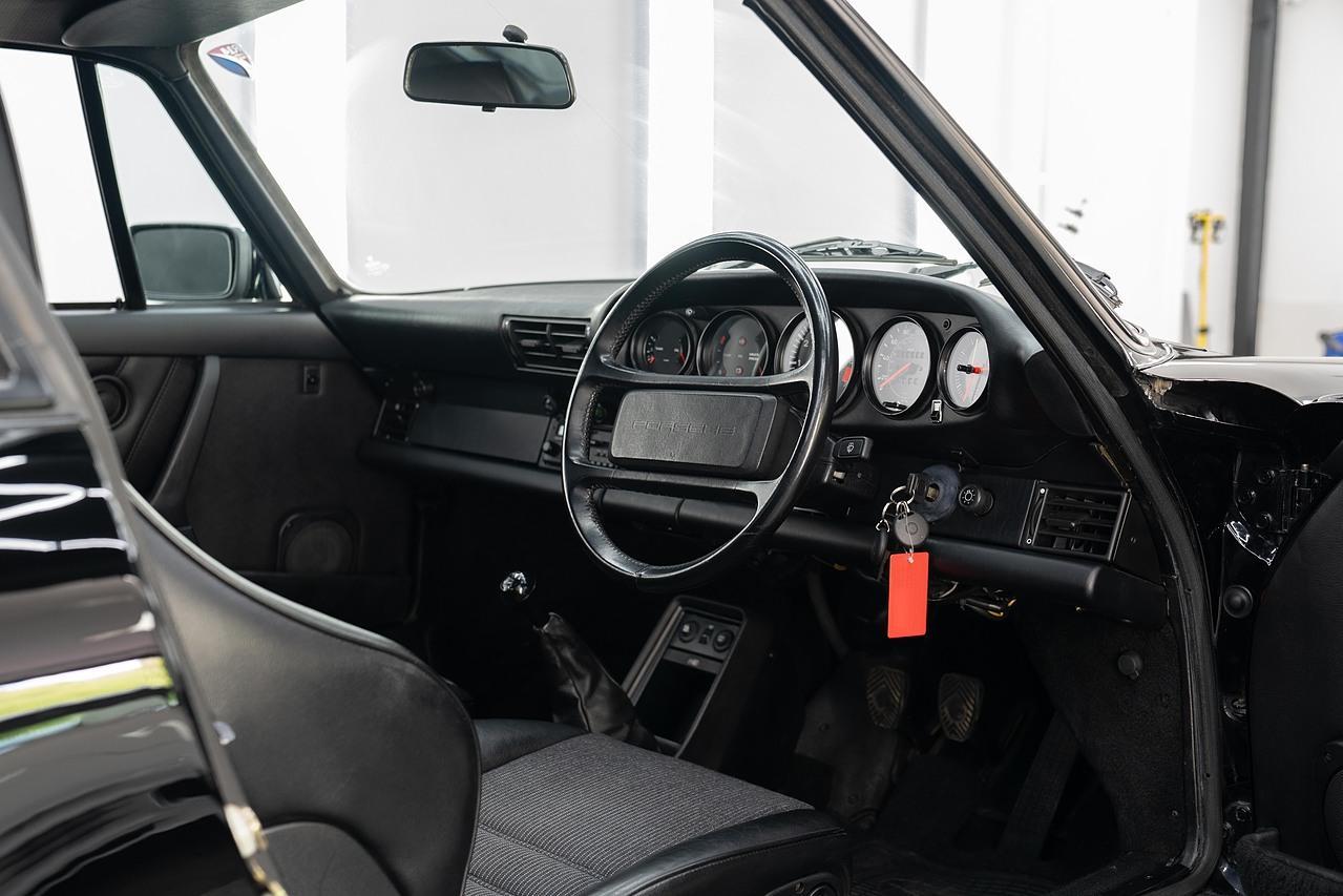 Porsche 911 Saloon 3.2 Manual Petrol