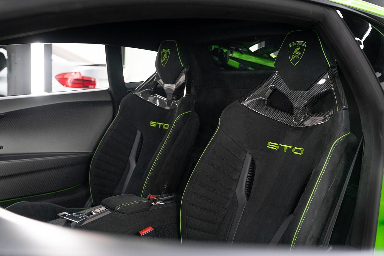 Lamborghini Huracan STO 5.2 V10 LP 640-2 STO Coupe 2dr Petrol LDF Euro 6 (s/s) (640 ps)