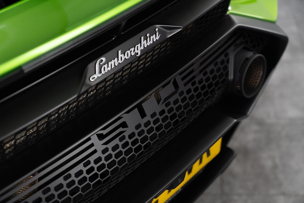 Lamborghini Huracan STO 5.2 V10 LP 640-2 STO Coupe 2dr Petrol LDF Euro 6 (s/s) (640 ps)
