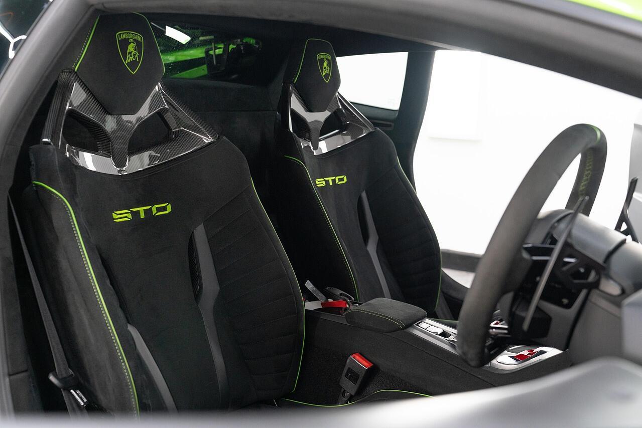 Lamborghini Huracan STO 5.2 V10 LP 640-2 STO Coupe 2dr Petrol LDF Euro 6 (s/s) (640 ps)