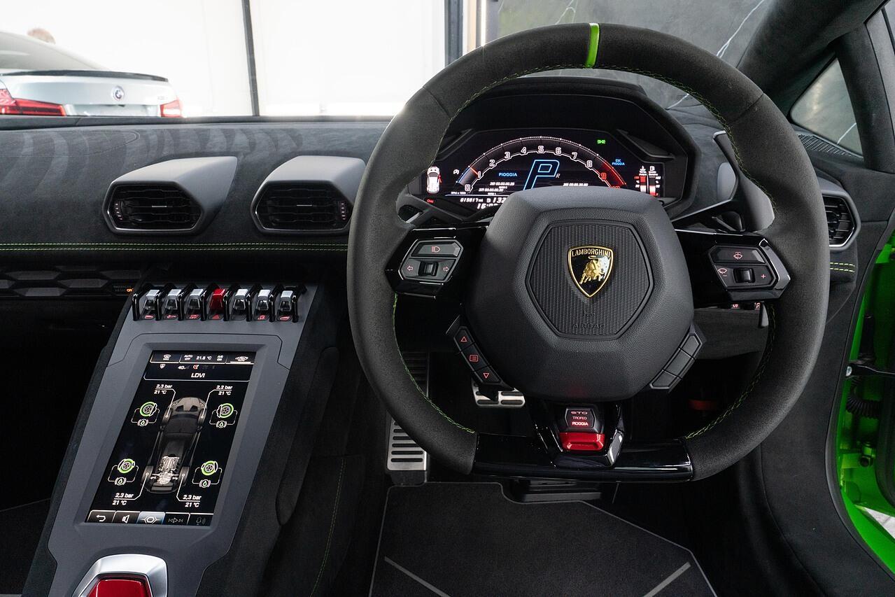 Lamborghini Huracan STO 5.2 V10 LP 640-2 STO Coupe 2dr Petrol LDF Euro 6 (s/s) (640 ps)