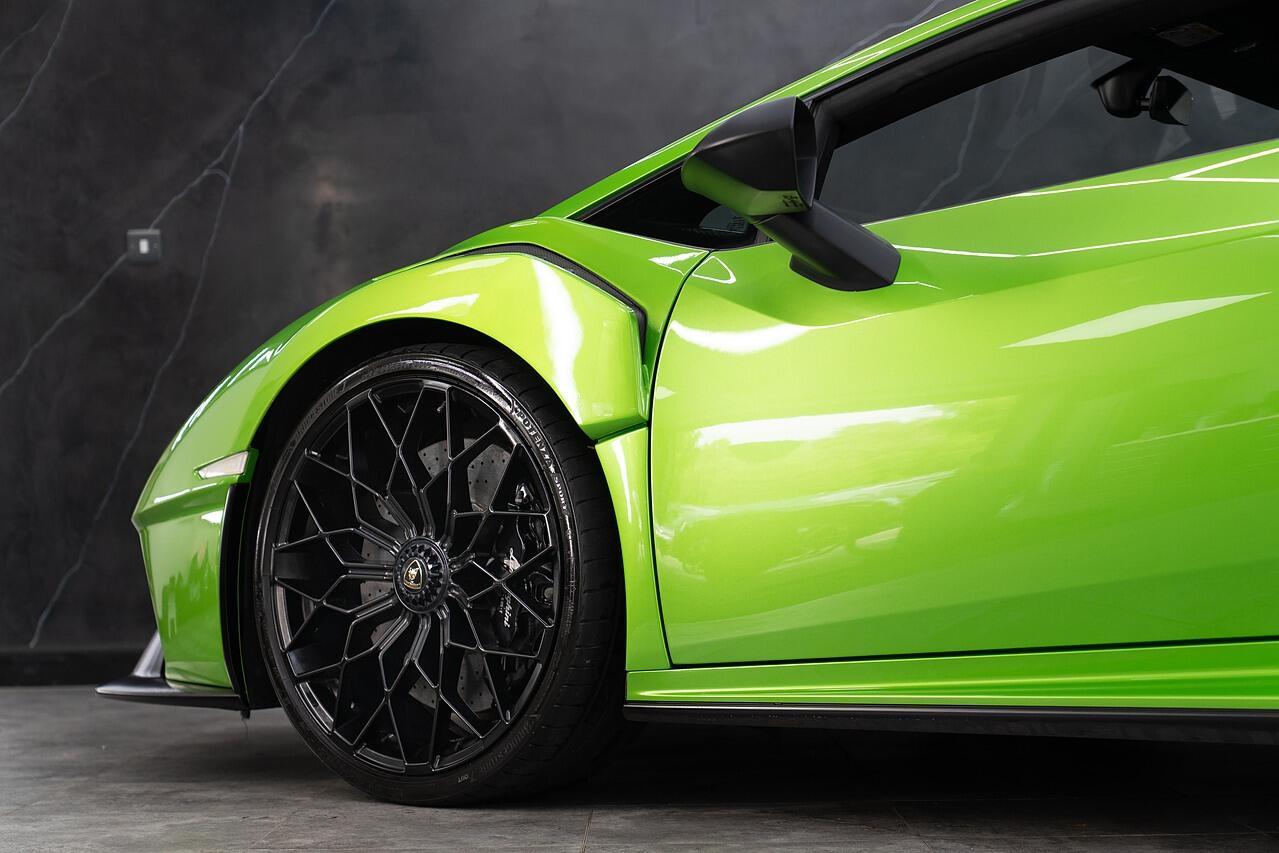 Lamborghini Huracan STO 5.2 V10 LP 640-2 STO Coupe 2dr Petrol LDF Euro 6 (s/s) (640 ps)