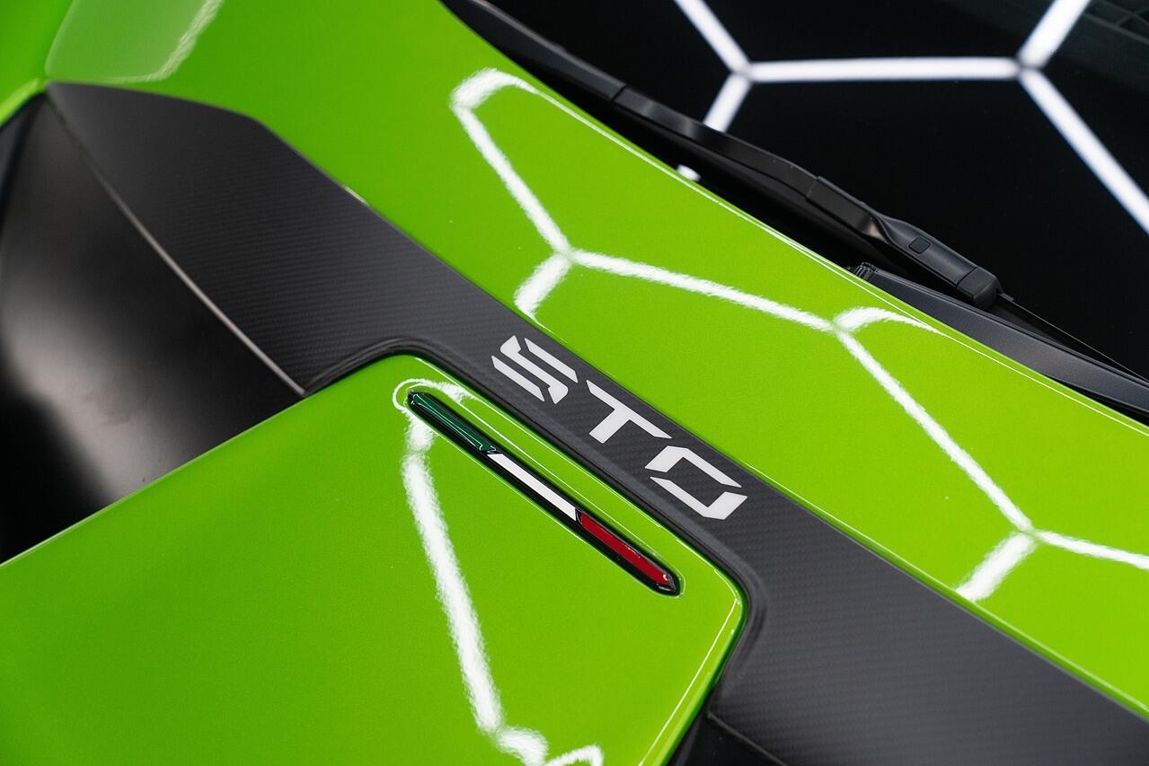 Lamborghini Huracan STO 5.2 V10 LP 640-2 STO Coupe 2dr Petrol LDF Euro 6 (s/s) (640 ps)