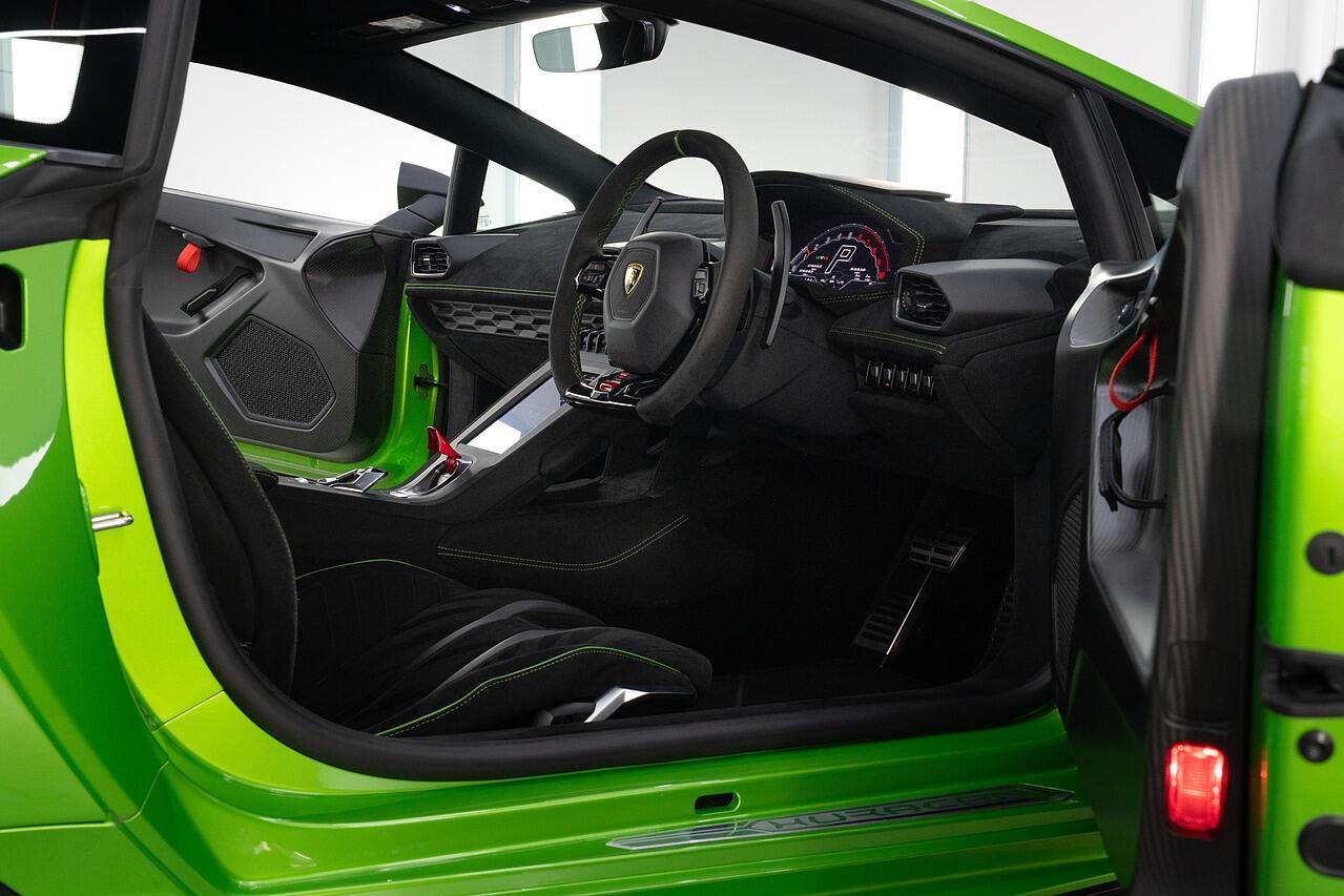 Lamborghini Huracan STO 5.2 V10 LP 640-2 STO Coupe 2dr Petrol LDF Euro 6 (s/s) (640 ps)