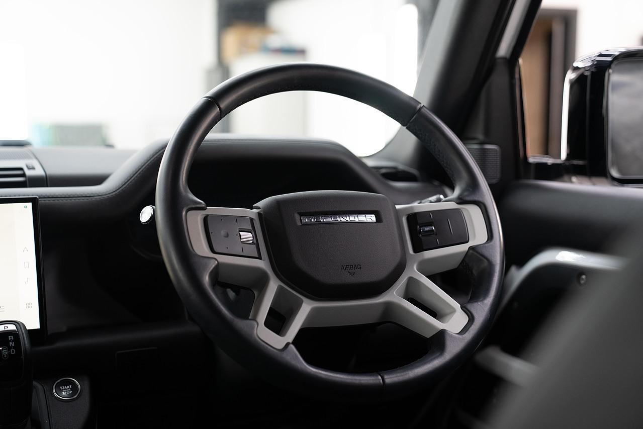 Land Rover Defender 110 3.0 D250 MHEV HSE Hard Top SUV Auto 4WD MWB Euro 6 (s/s) 5dr