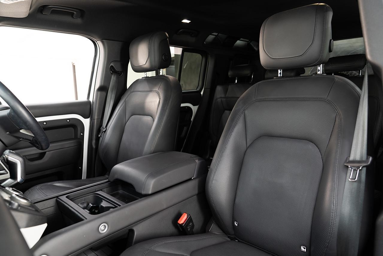 Land Rover Defender 110 3.0 D250 MHEV HSE Hard Top SUV Auto 4WD MWB Euro 6 (s/s) 5dr