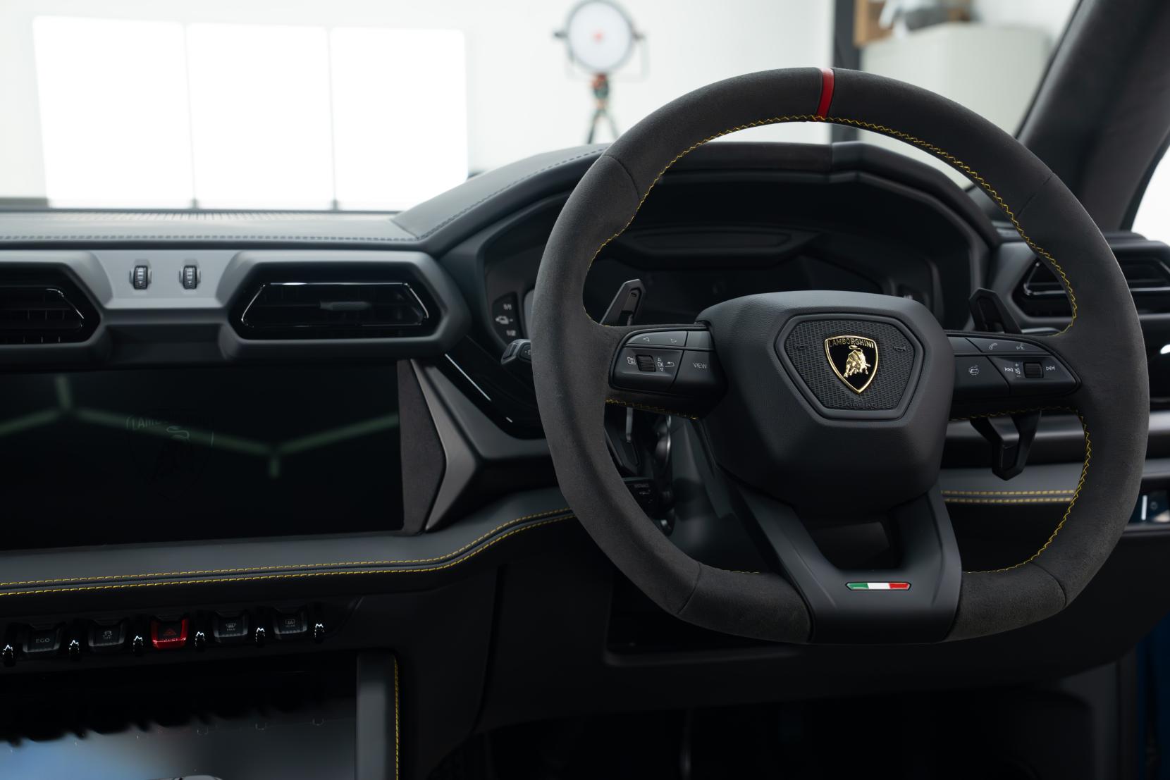 Lamborghini Urus 4.0 V8 BiTurbo 25.9kWh SE SUV 5dr Petrol Plug-in Hybrid Auto 4WD Euro 6 (800 ps)