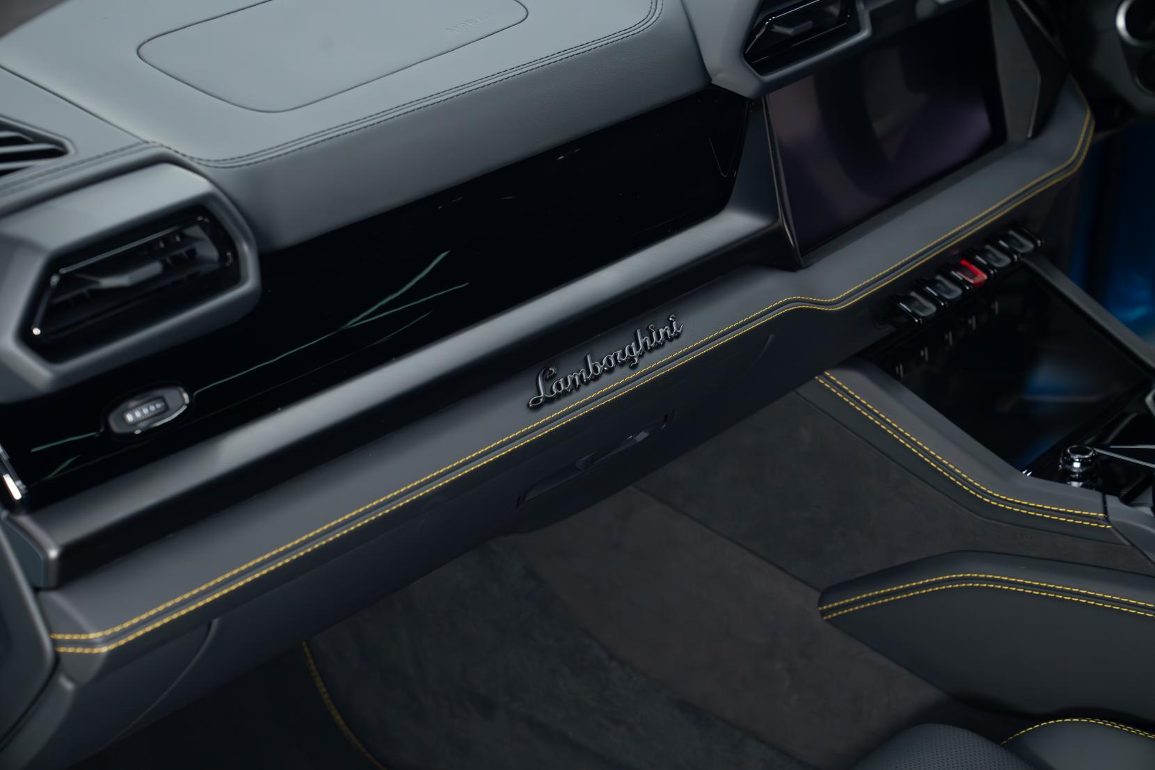 Lamborghini Urus 4.0 V8 BiTurbo 25.9kWh SE SUV 5dr Petrol Plug-in Hybrid Auto 4WD Euro 6 (800 ps)