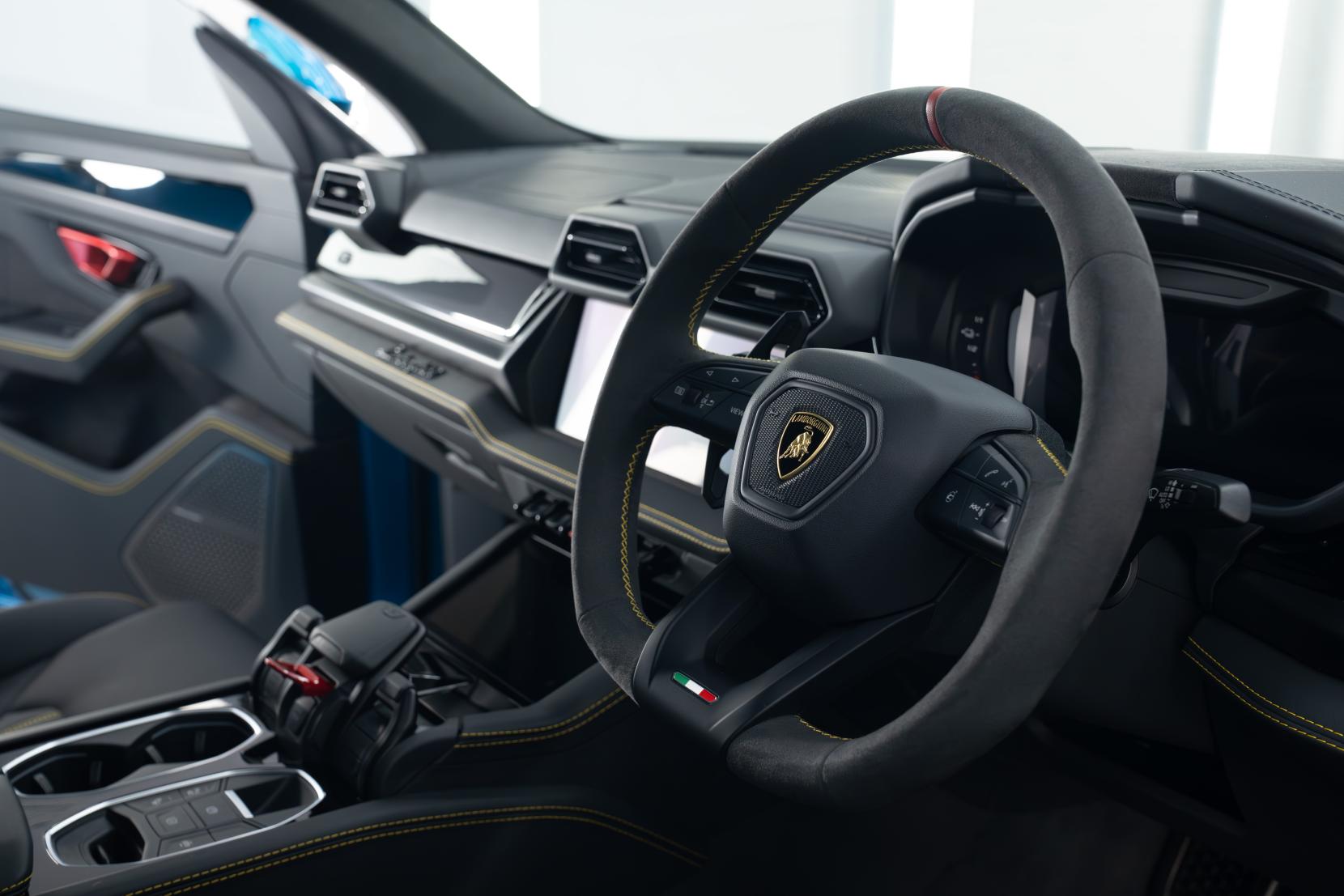 Lamborghini Urus 4.0 V8 BiTurbo 25.9kWh SE SUV 5dr Petrol Plug-in Hybrid Auto 4WD Euro 6 (800 ps)