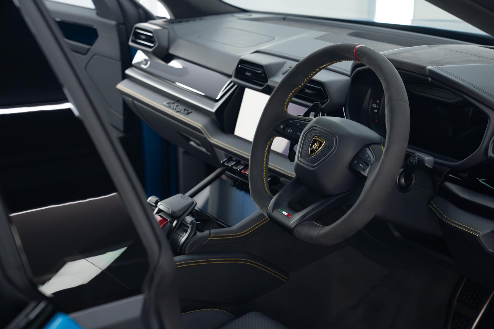 Lamborghini Urus 4.0 V8 BiTurbo 25.9kWh SE SUV 5dr Petrol Plug-in Hybrid Auto 4WD Euro 6 (800 ps)