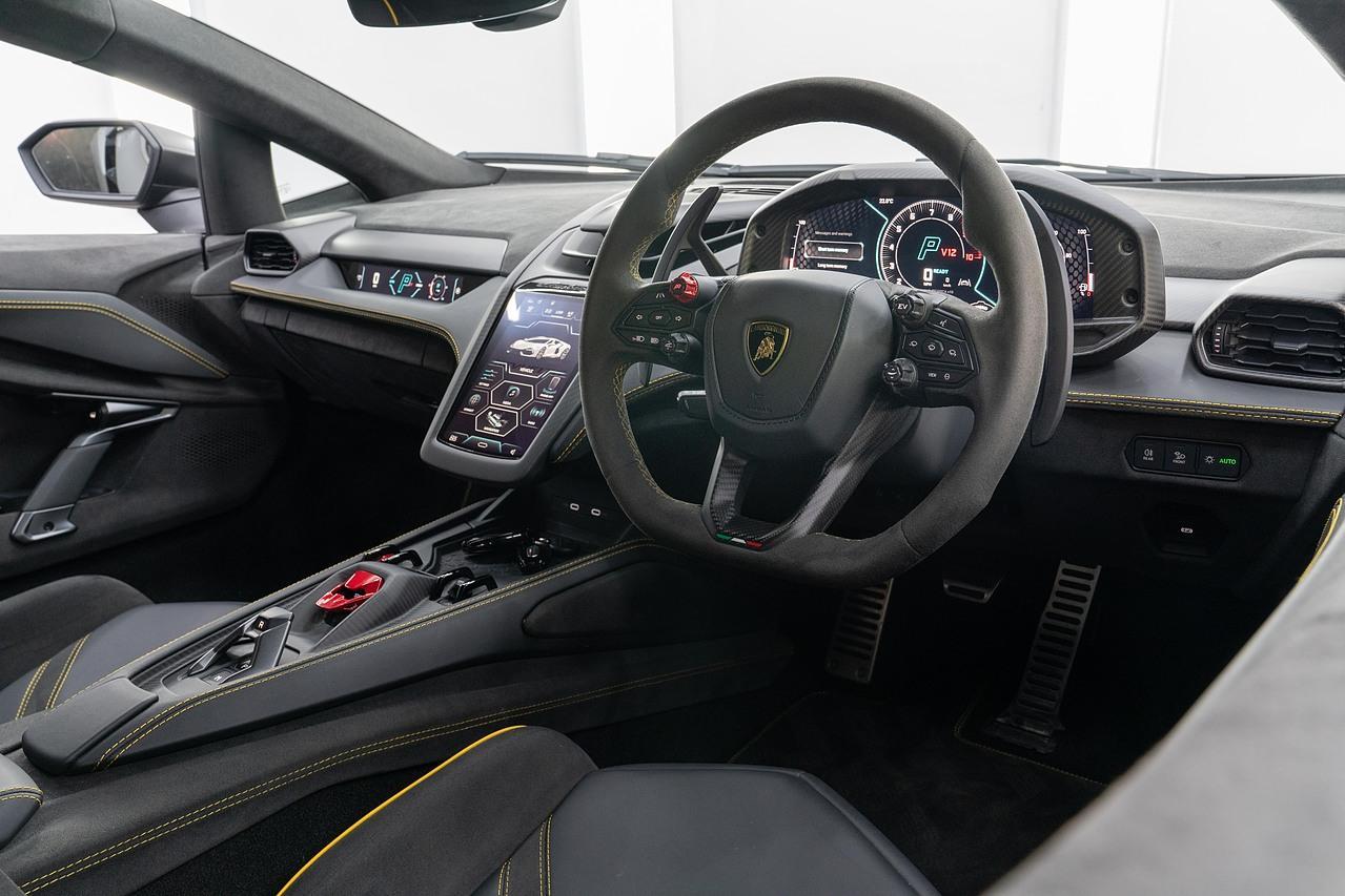Lamborghini Revuelto 6.5 V12 HPEV 3.8kWh Coupe 2dr Petrol Plug-in Hybrid AMT 4WD Euro 6 (1015 ps)
