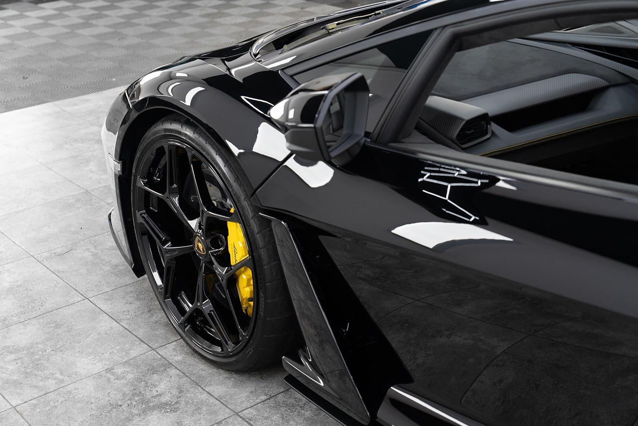 Lamborghini Revuelto 6.5 V12 HPEV 3.8kWh Coupe 2dr Petrol Plug-in Hybrid AMT 4WD Euro 6 (1015 ps)