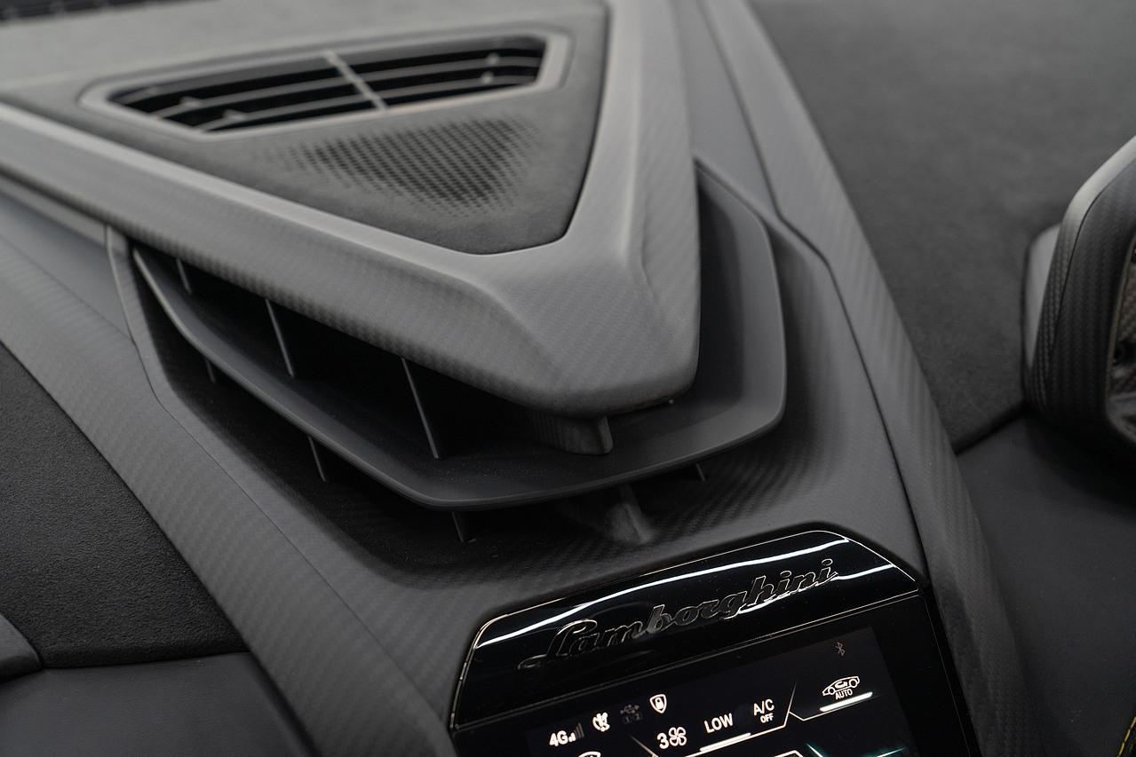 Lamborghini Revuelto 6.5 V12 HPEV 3.8kWh Coupe 2dr Petrol Plug-in Hybrid AMT 4WD Euro 6 (1015 ps)