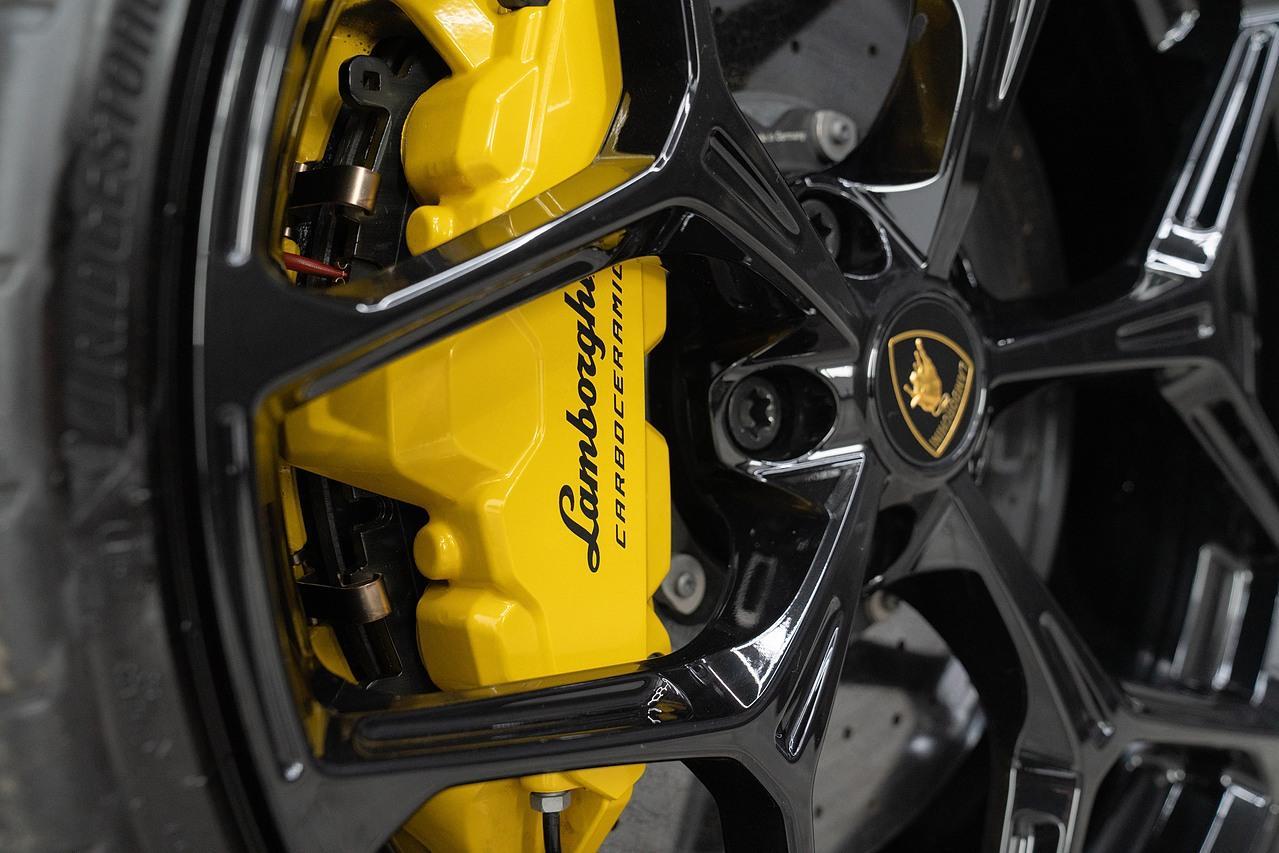 Lamborghini Revuelto 6.5 V12 HPEV 3.8kWh Coupe 2dr Petrol Plug-in Hybrid AMT 4WD Euro 6 (1015 ps)