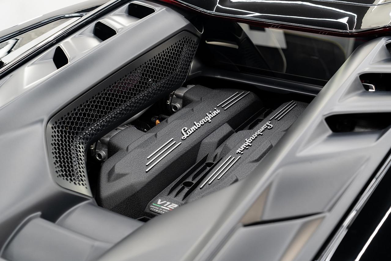Lamborghini Revuelto 6.5 V12 HPEV 3.8kWh Coupe 2dr Petrol Plug-in Hybrid AMT 4WD Euro 6 (1015 ps)