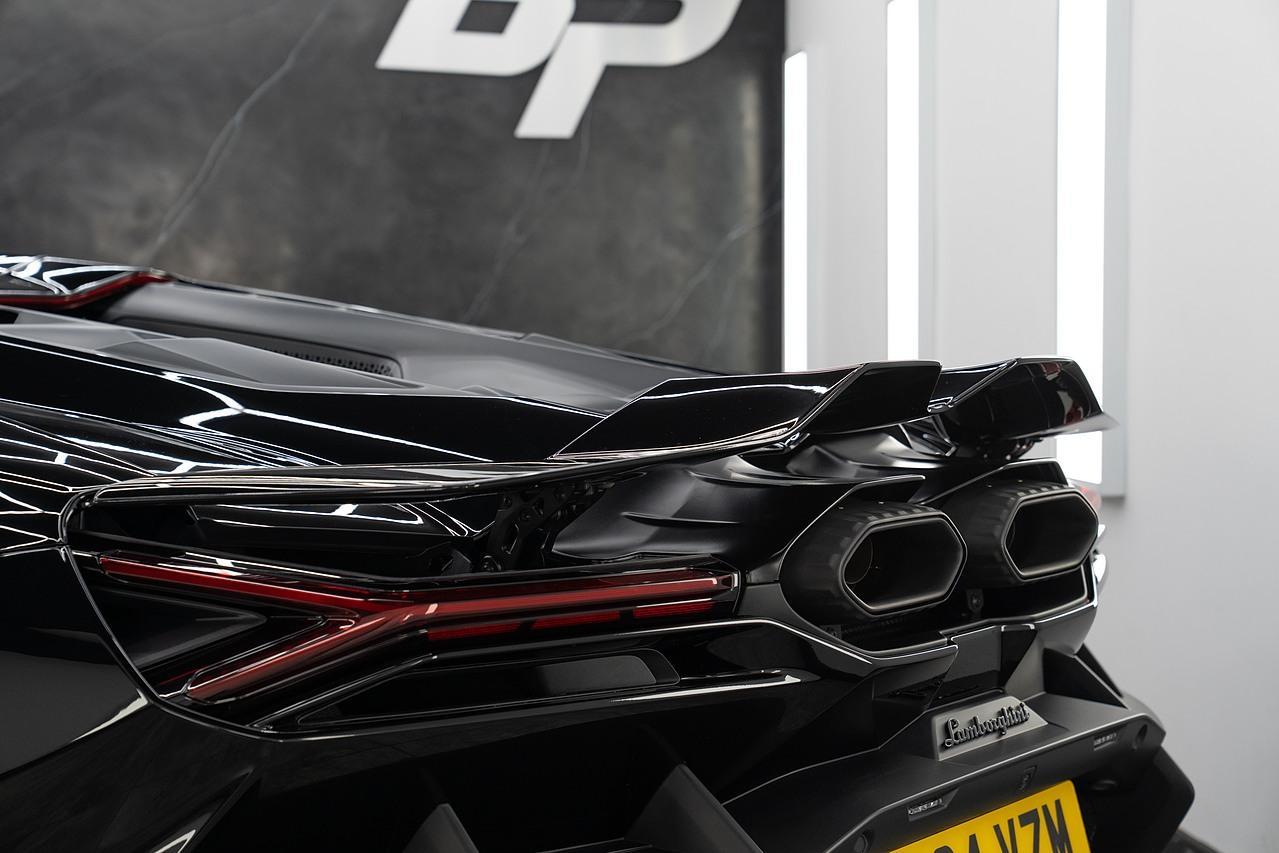 Lamborghini Revuelto 6.5 V12 HPEV 3.8kWh Coupe 2dr Petrol Plug-in Hybrid AMT 4WD Euro 6 (1015 ps)