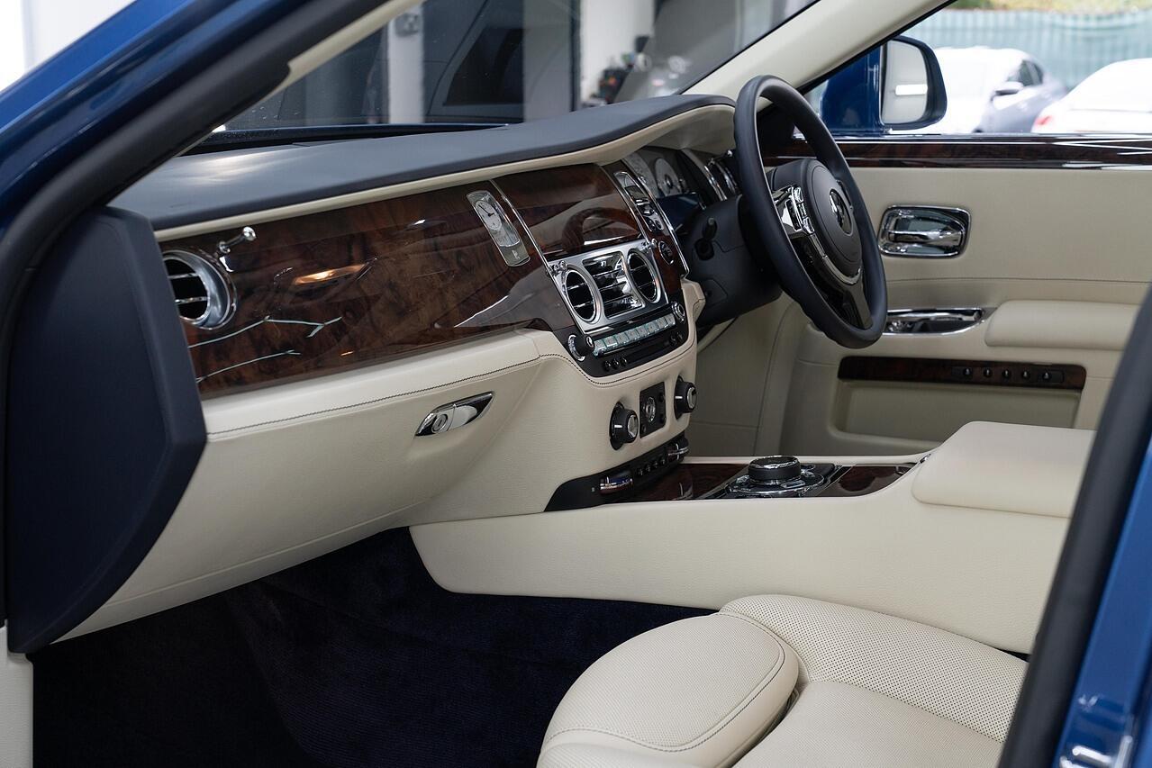 Rolls-Royce Ghost 6.6 V12 Saloon 4dr Petrol Auto Euro 6 (563 bhp)