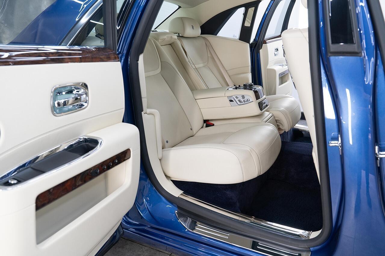Rolls-Royce Ghost 6.6 V12 Saloon 4dr Petrol Auto Euro 6 (563 bhp)