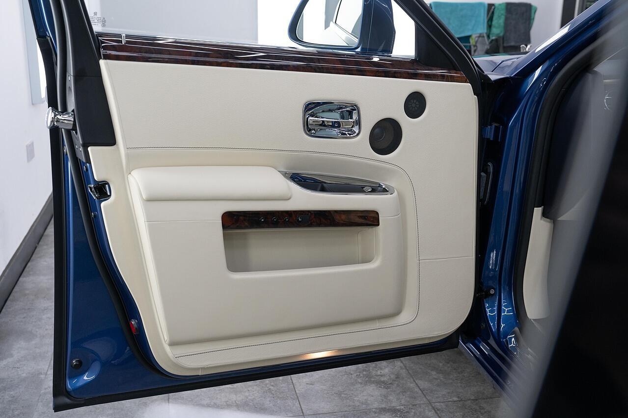 Rolls-Royce Ghost 6.6 V12 Saloon 4dr Petrol Auto Euro 6 (563 bhp)