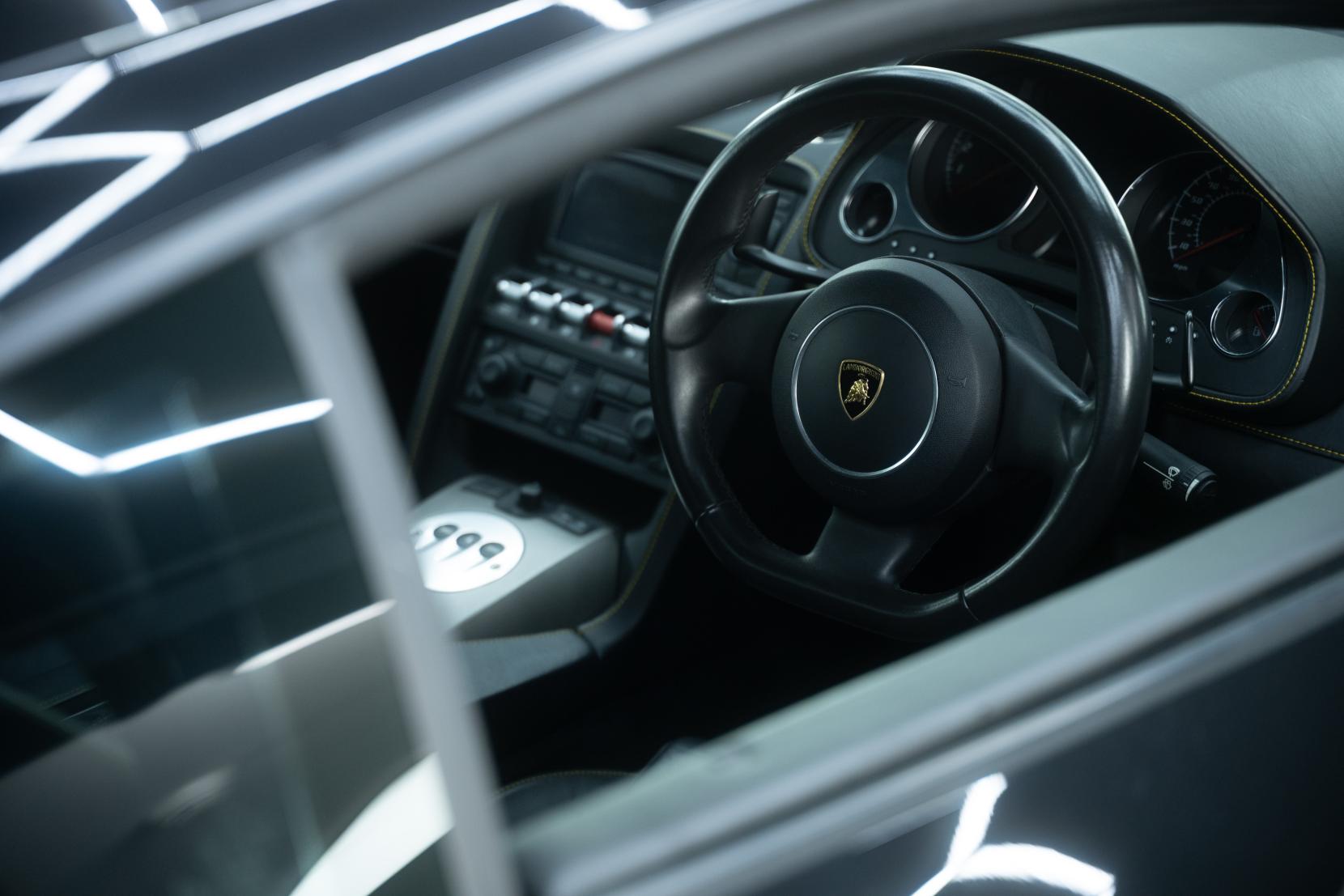 Lamborghini Gallardo 5.2 V10 LP 550-2 Coupe 2dr Petrol EGear Euro 5 (550 ps)